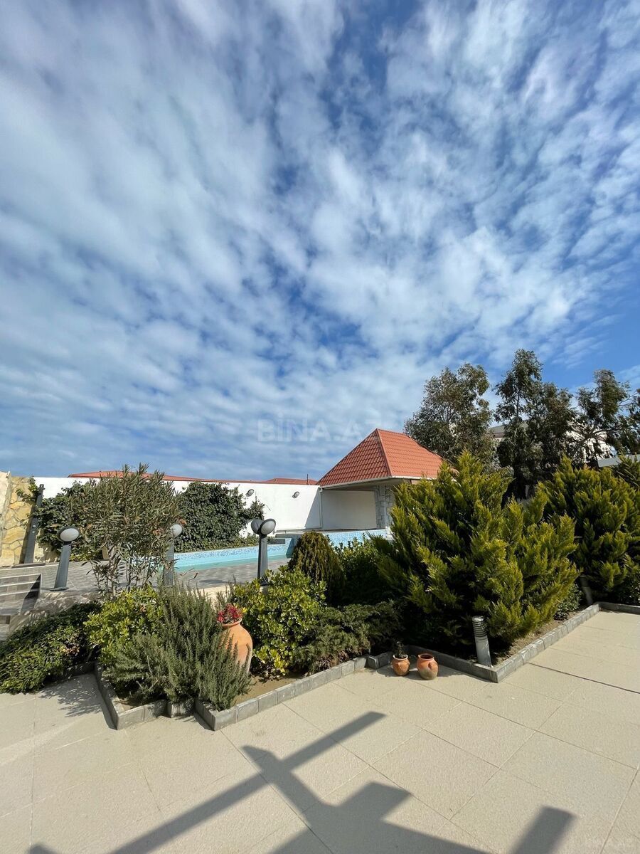 4 otaqlı həyət evi/bağ evi - Şüvəlan q. - 250 m² (18)