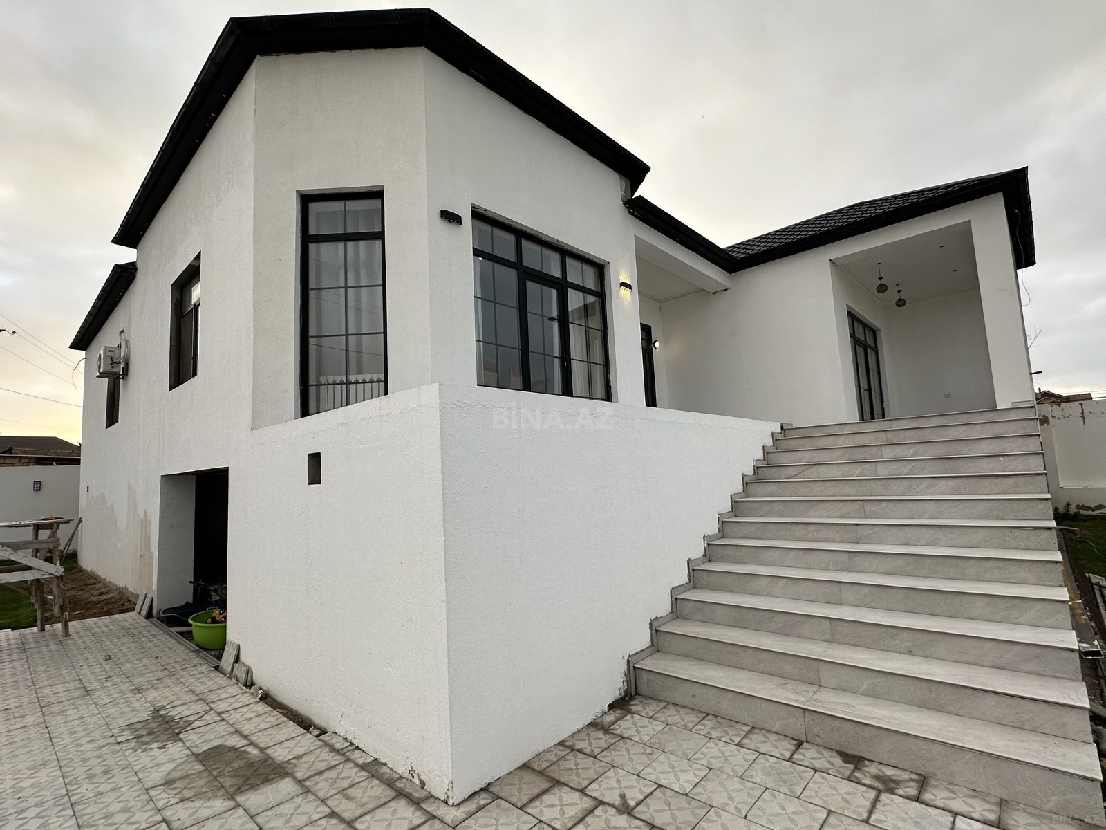4 otaqlı həyət evi/bağ evi - Novxanı q. - 250 m² (6)