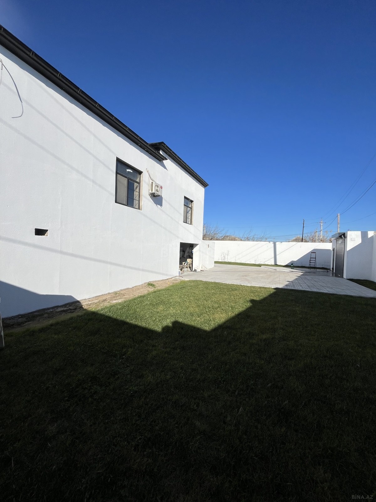 4 otaqlı həyət evi/bağ evi - Novxanı q. - 250 m² (4)