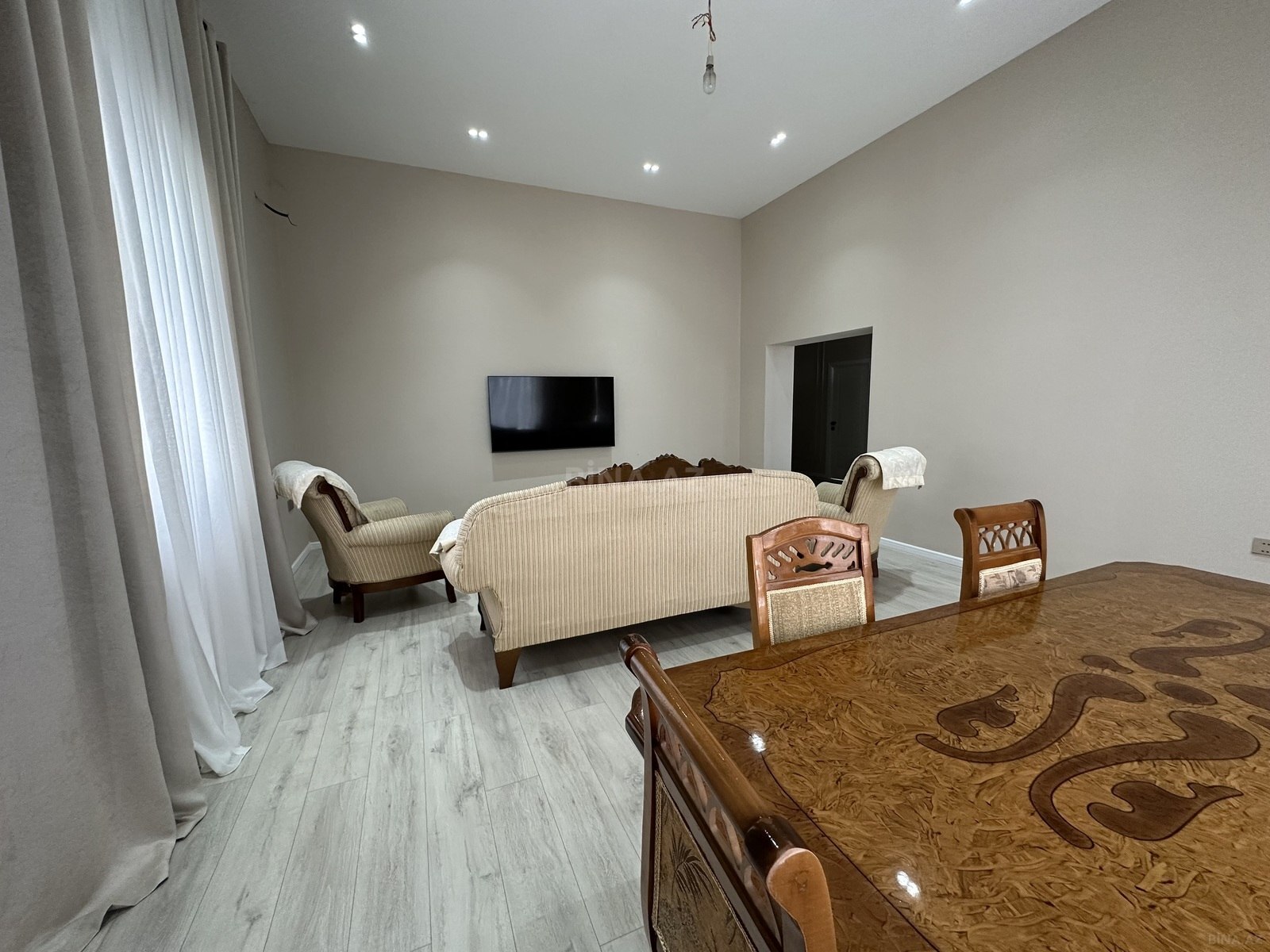4 otaqlı həyət evi/bağ evi - Novxanı q. - 250 m² (13)