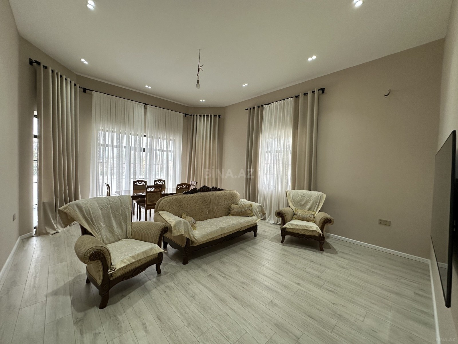 4 otaqlı həyət evi/bağ evi - Novxanı q. - 250 m² (11)