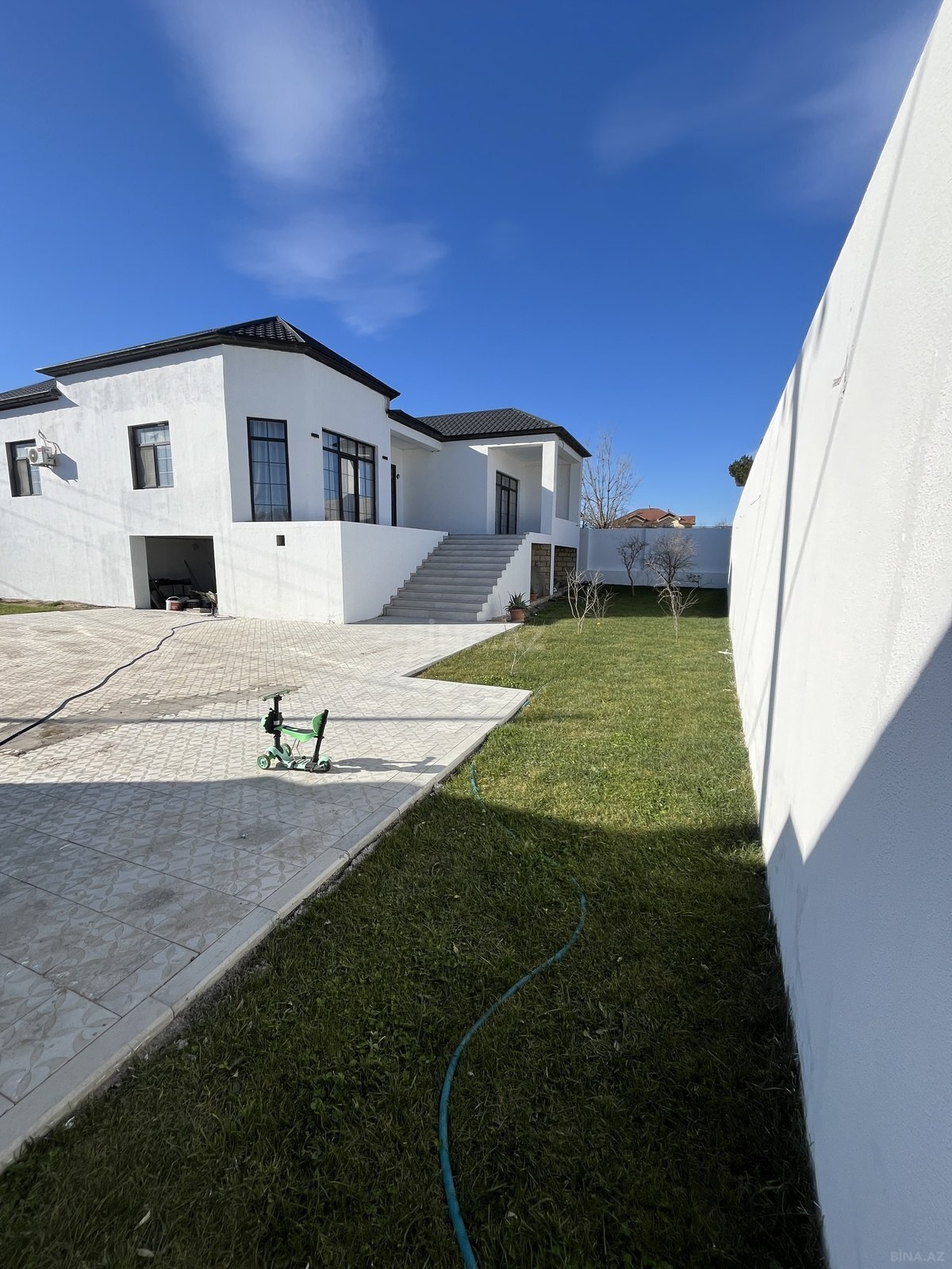 4 otaqlı həyət evi/bağ evi - Novxanı q. - 250 m² (2)