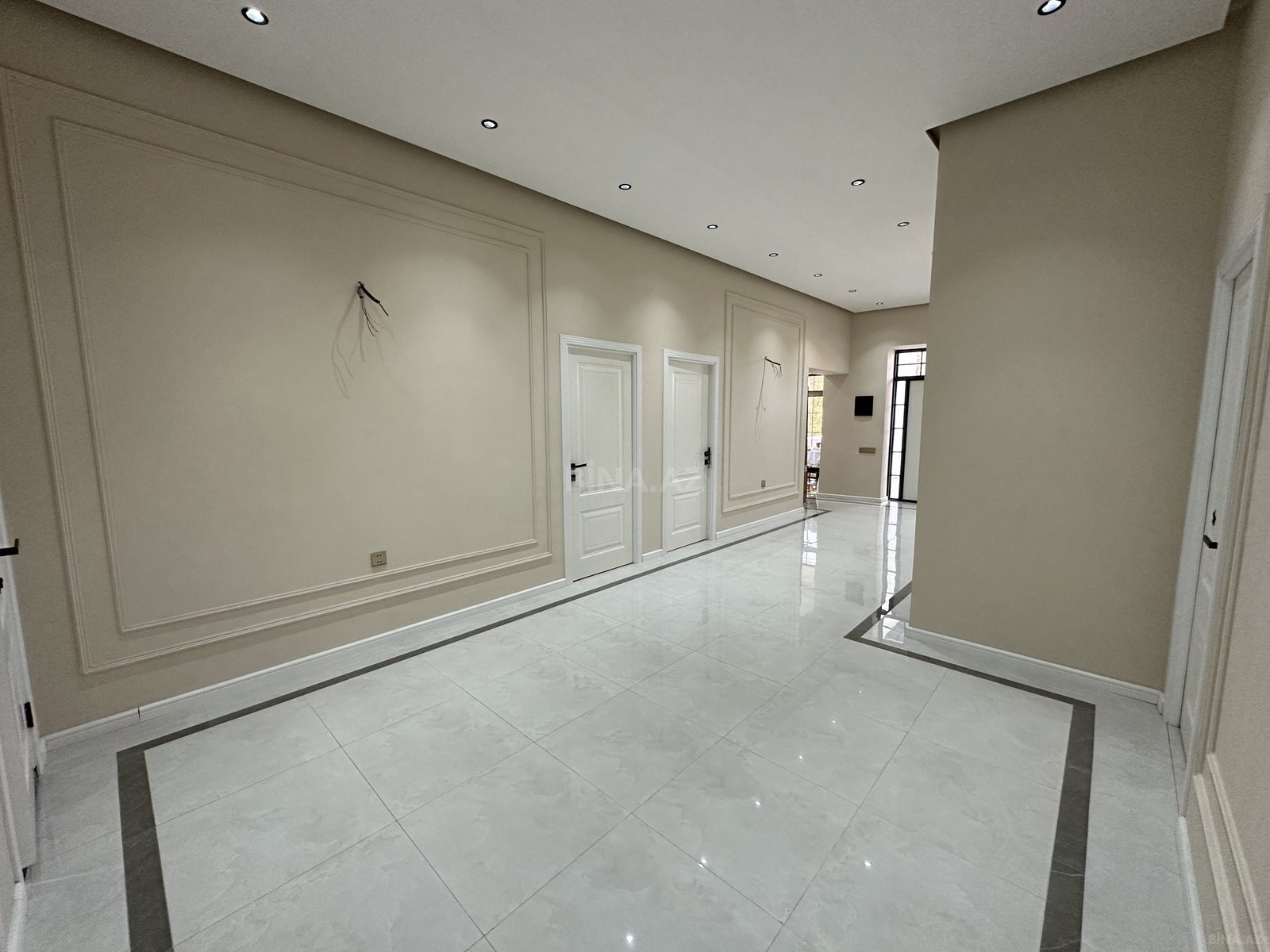 4 otaqlı həyət evi/bağ evi - Novxanı q. - 250 m² (9)