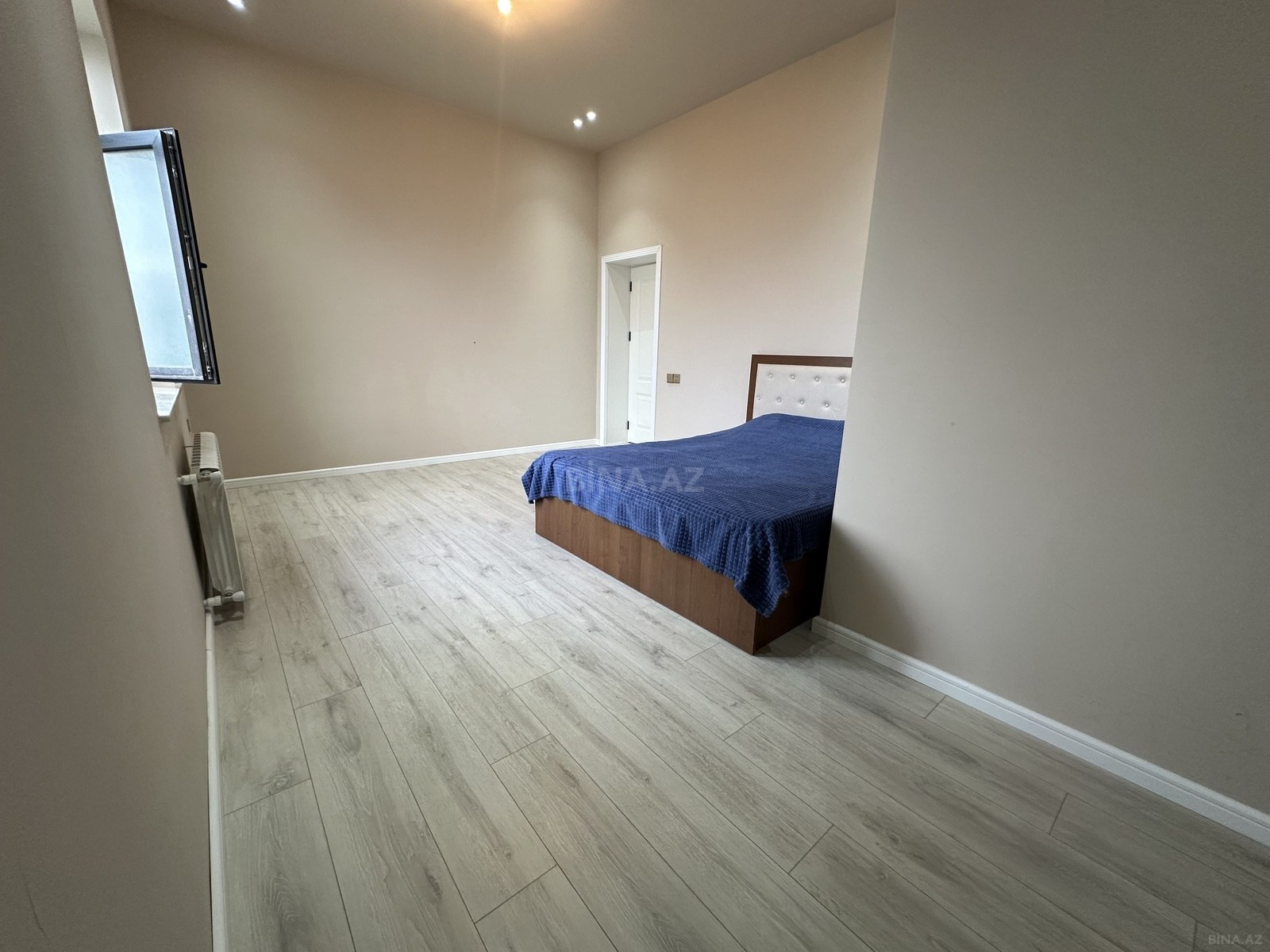 4 otaqlı həyət evi/bağ evi - Novxanı q. - 250 m² (20)