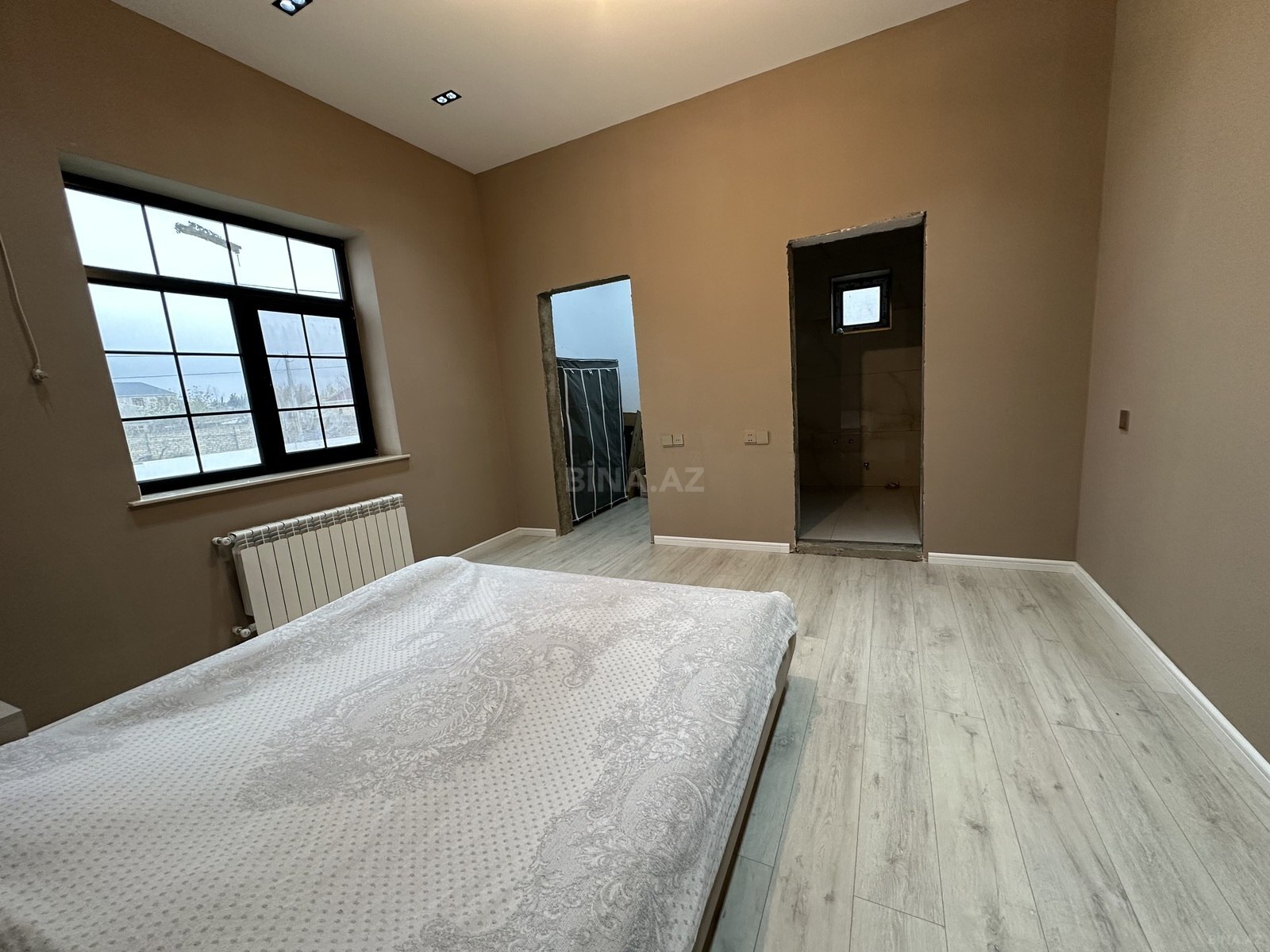 4 otaqlı həyət evi/bağ evi - Novxanı q. - 250 m² (23)