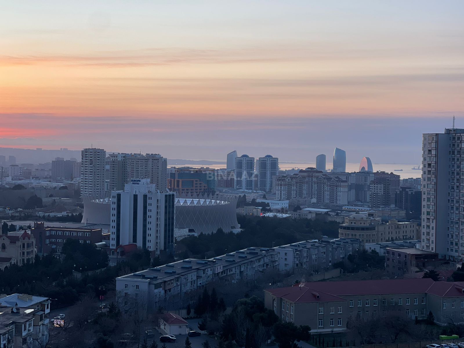 3 otaqlı yeni tikili - 8 Noyabr m. - 125 m² (3)
