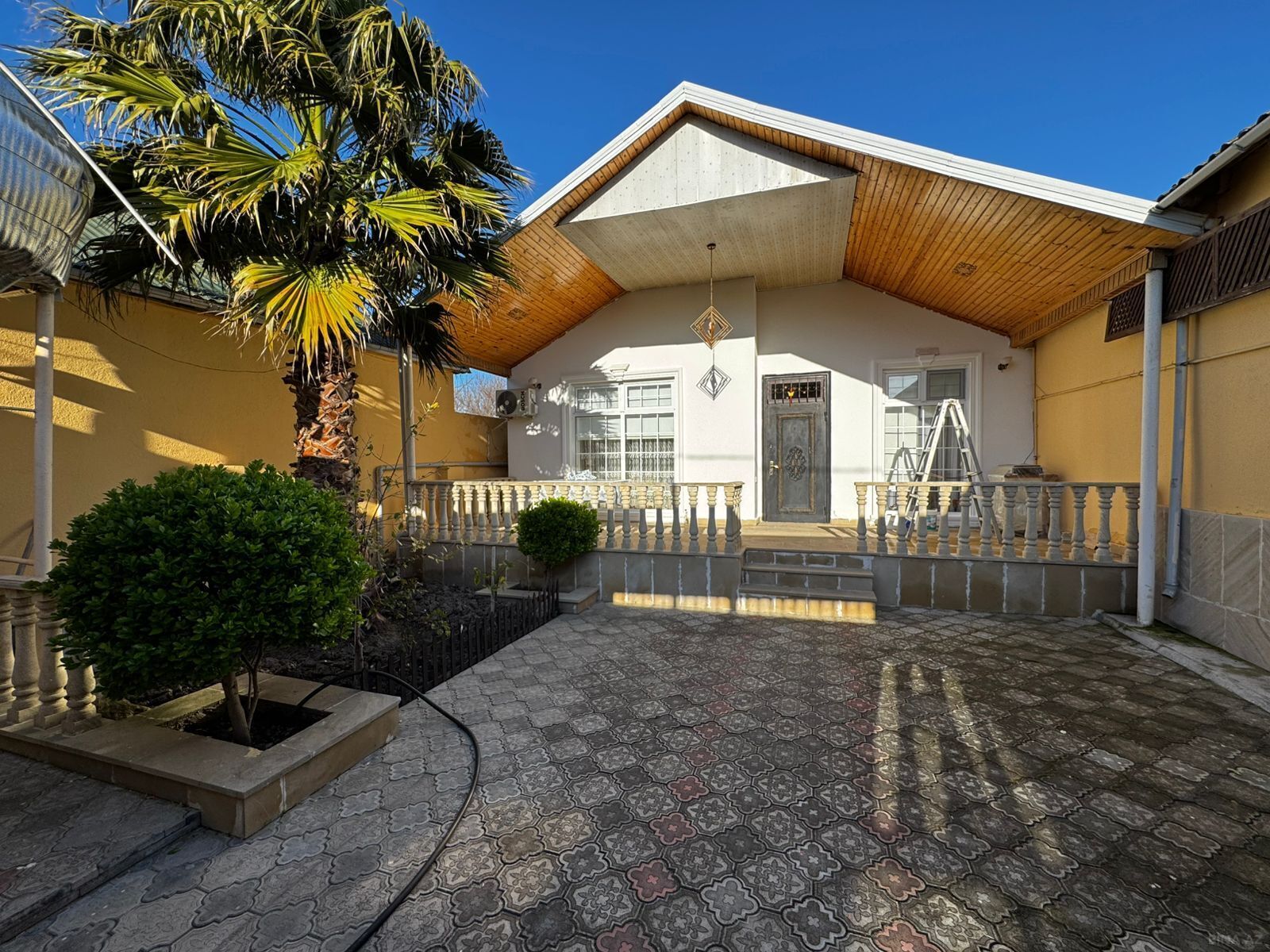 4 otaqlı həyət evi/bağ evi - Şüvəlan q. - 100 m² (1)