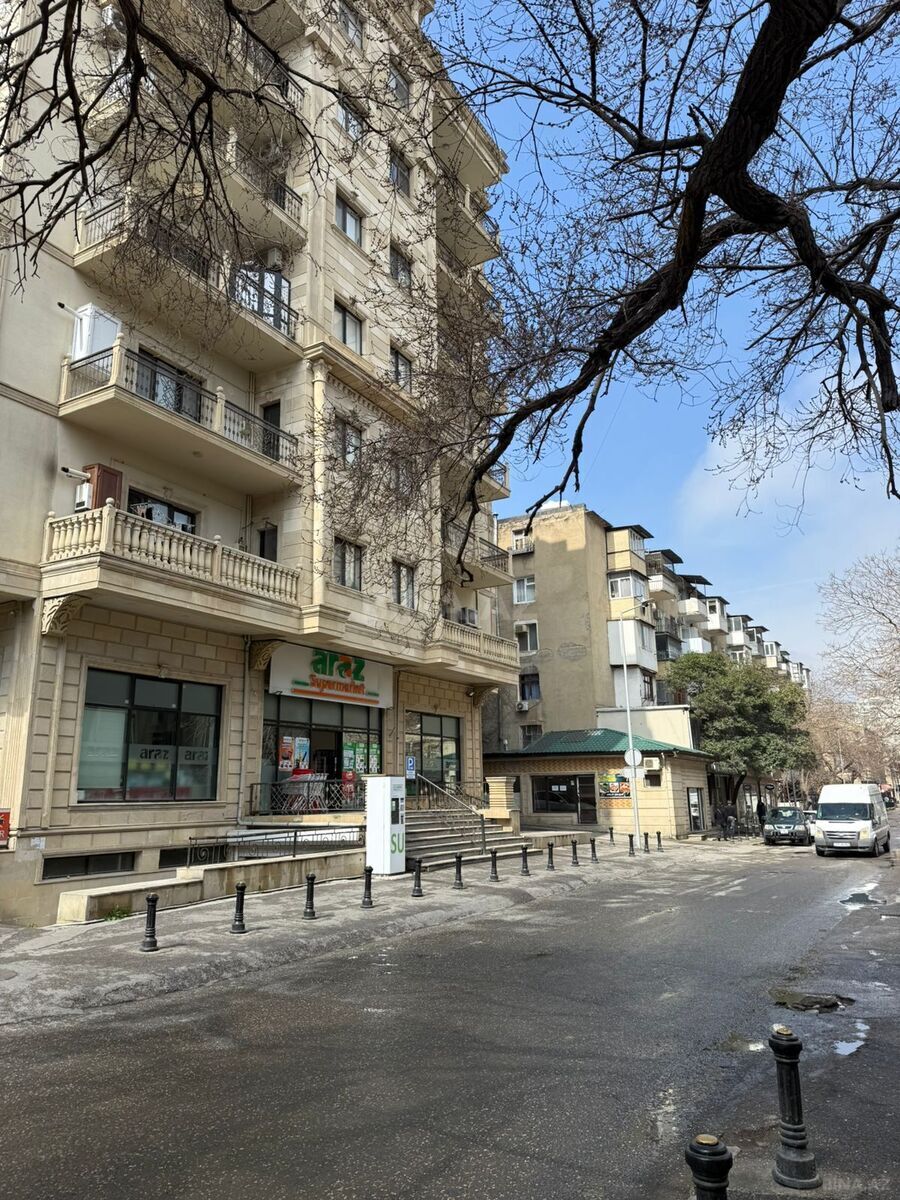 3 otaqlı köhnə tikili - İnşaatçılar m. - 65 m² (1)