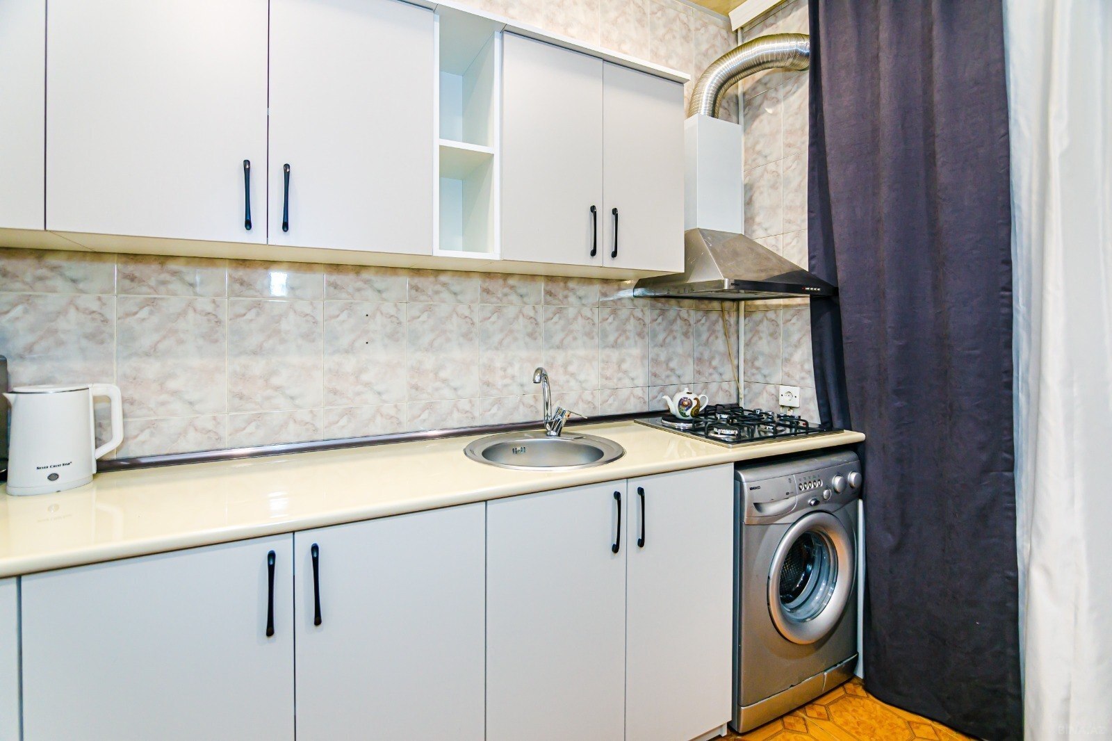 3-комн. вторичка - м. Сахил - 125 м² (6)