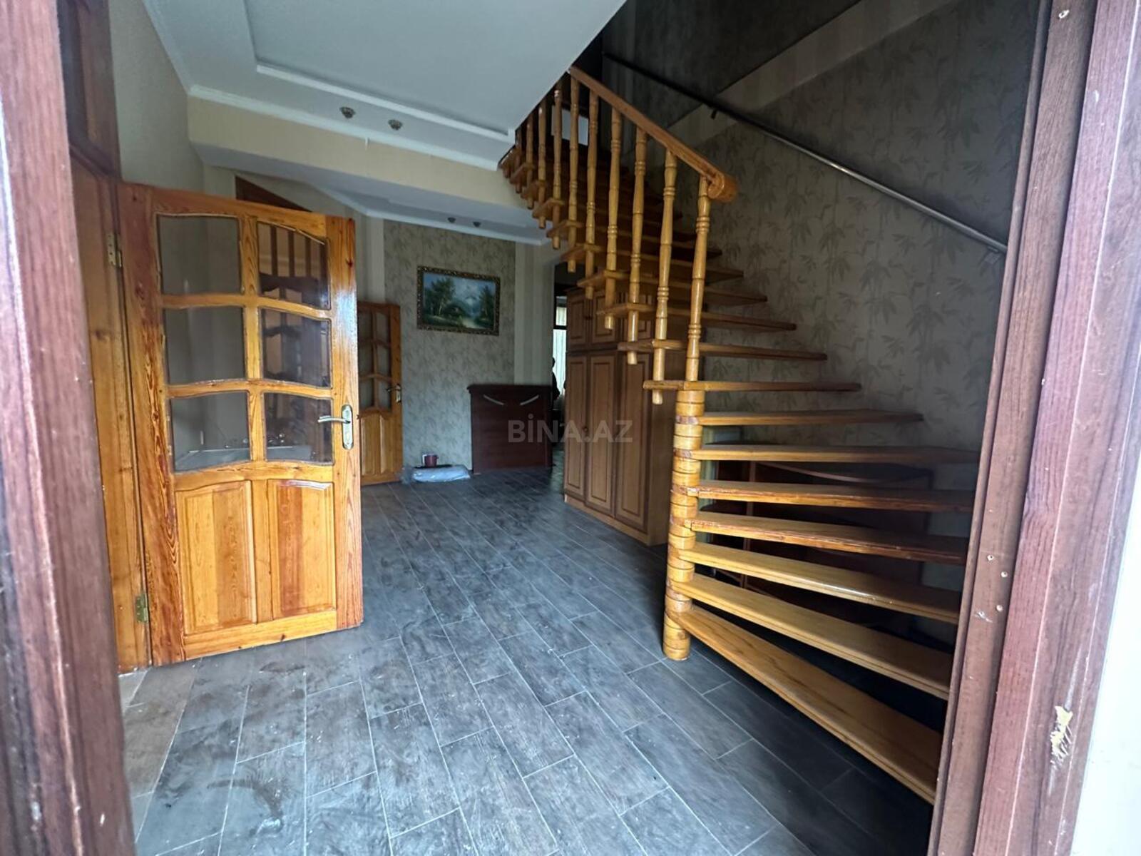 8 otaqlı həyət evi/bağ evi - Novxanı q. - 228 m² (21)