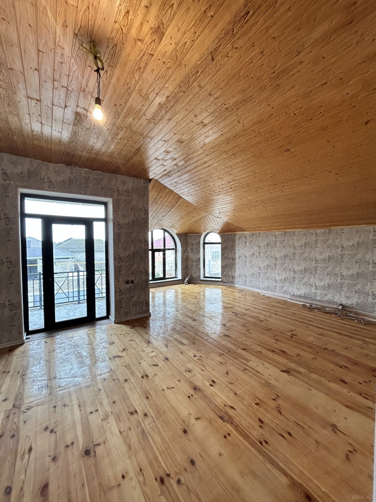 6-комн. дом/дача - пос. Бина - 240 м² (18)