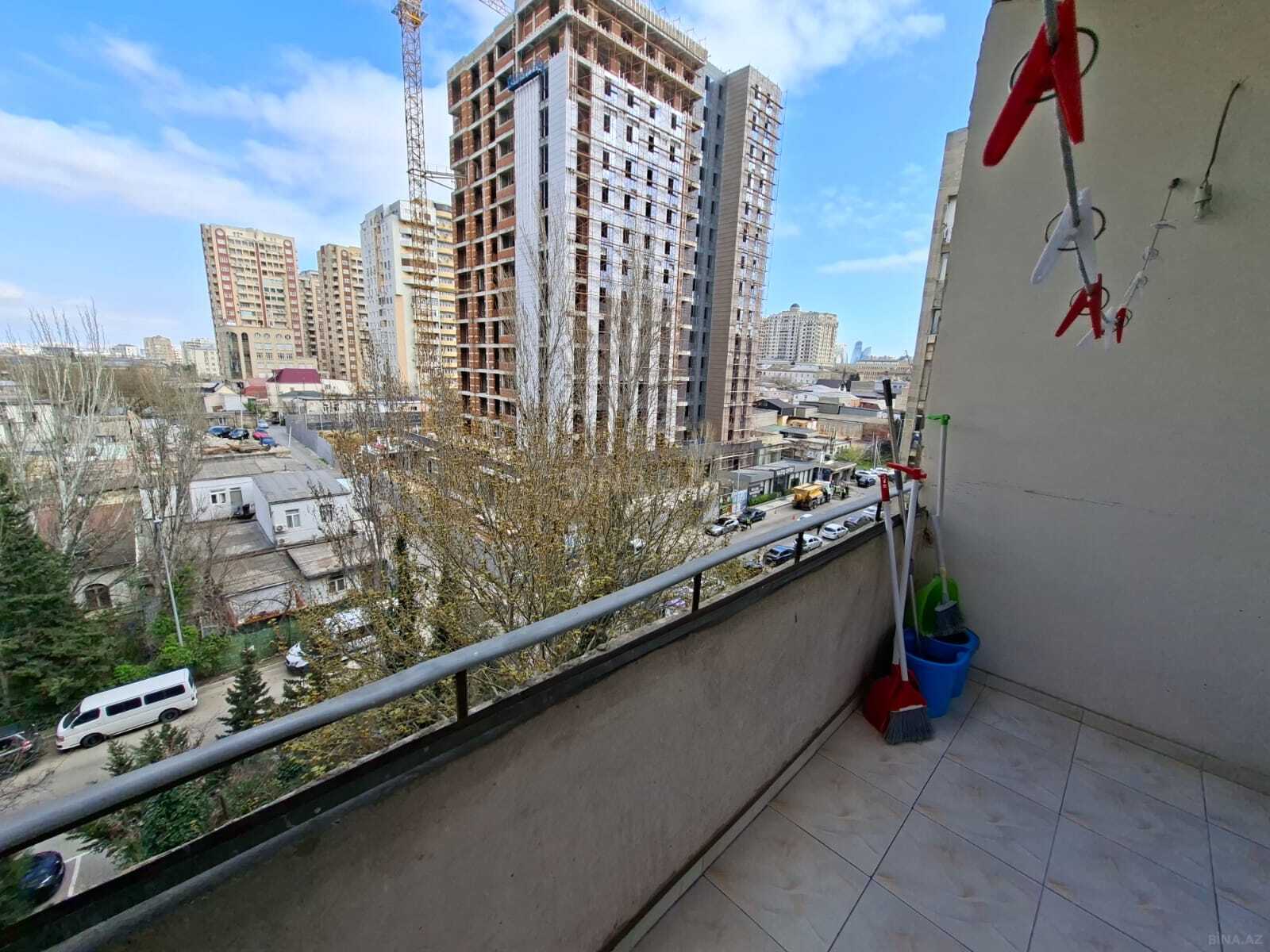 3-комн. вторичка - м. Элмляр Академиясы - 85 м² (11)