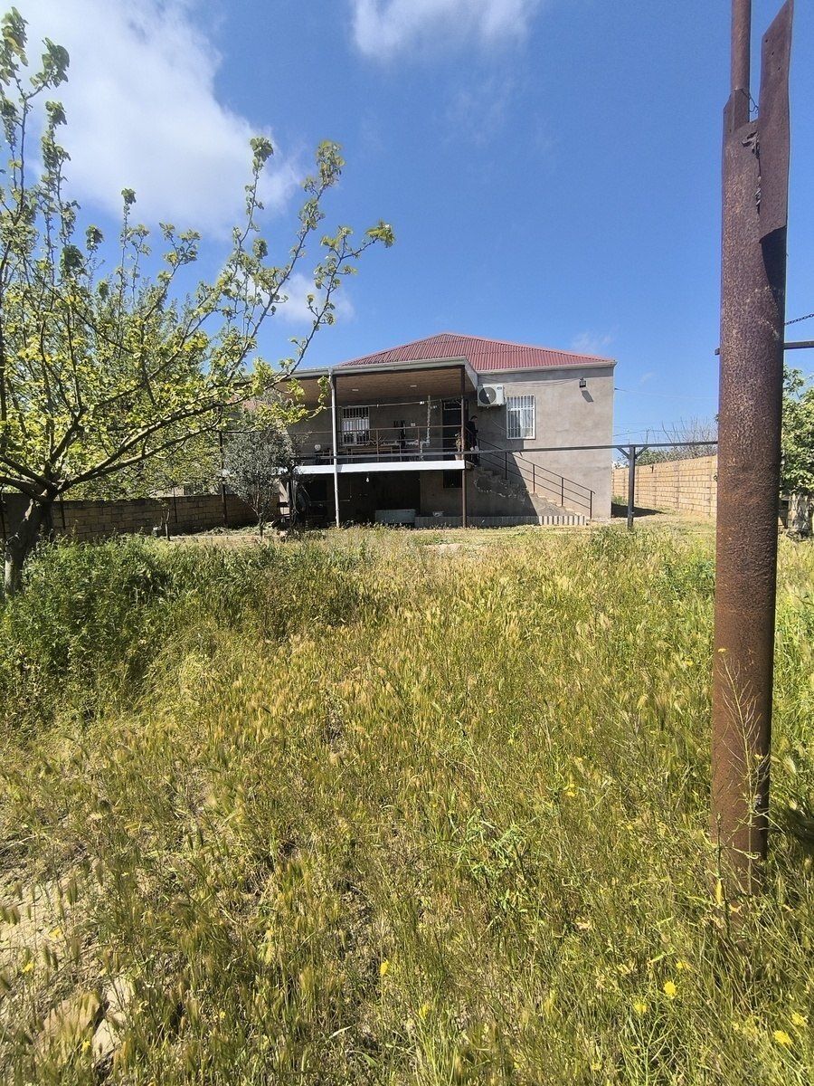 4 otaqlı həyət evi/bağ evi - Novxanı q. - 300 m² (1)