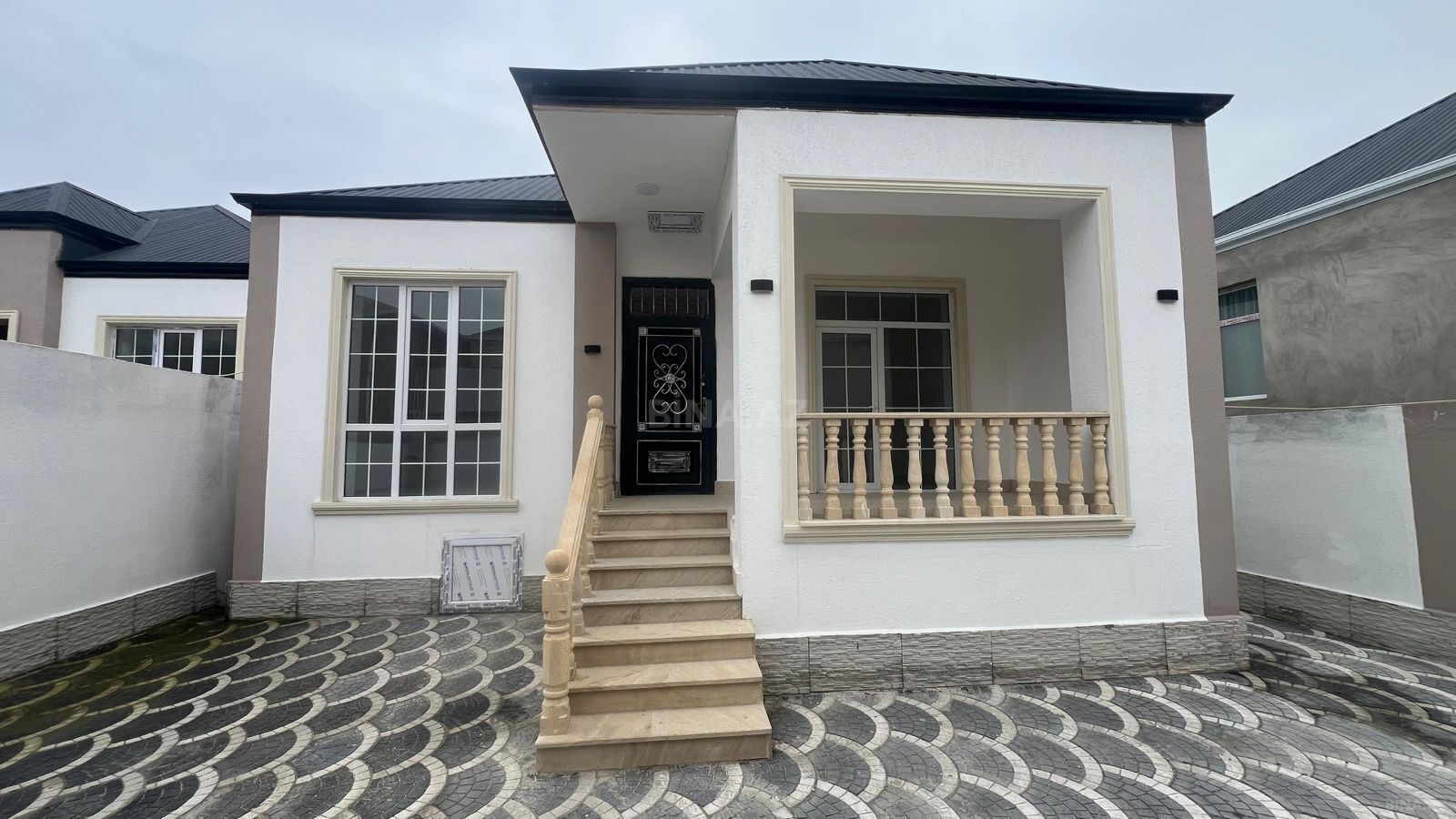 4 otaqlı həyət evi/bağ evi - Zabrat q. - 115 m² (1)