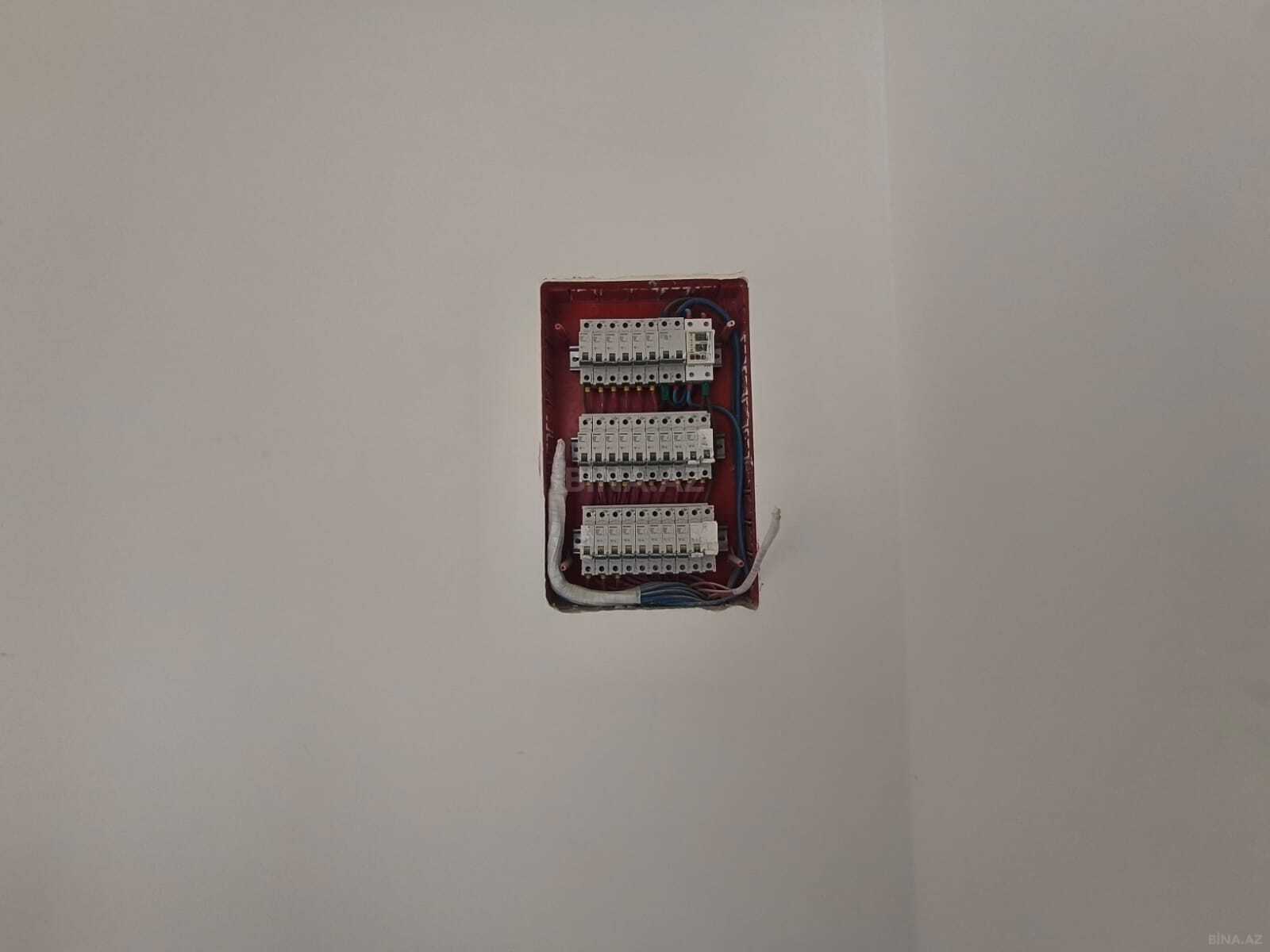 4 otaqlı həyət evi/bağ evi - Novxanı q. - 300 m² (19)