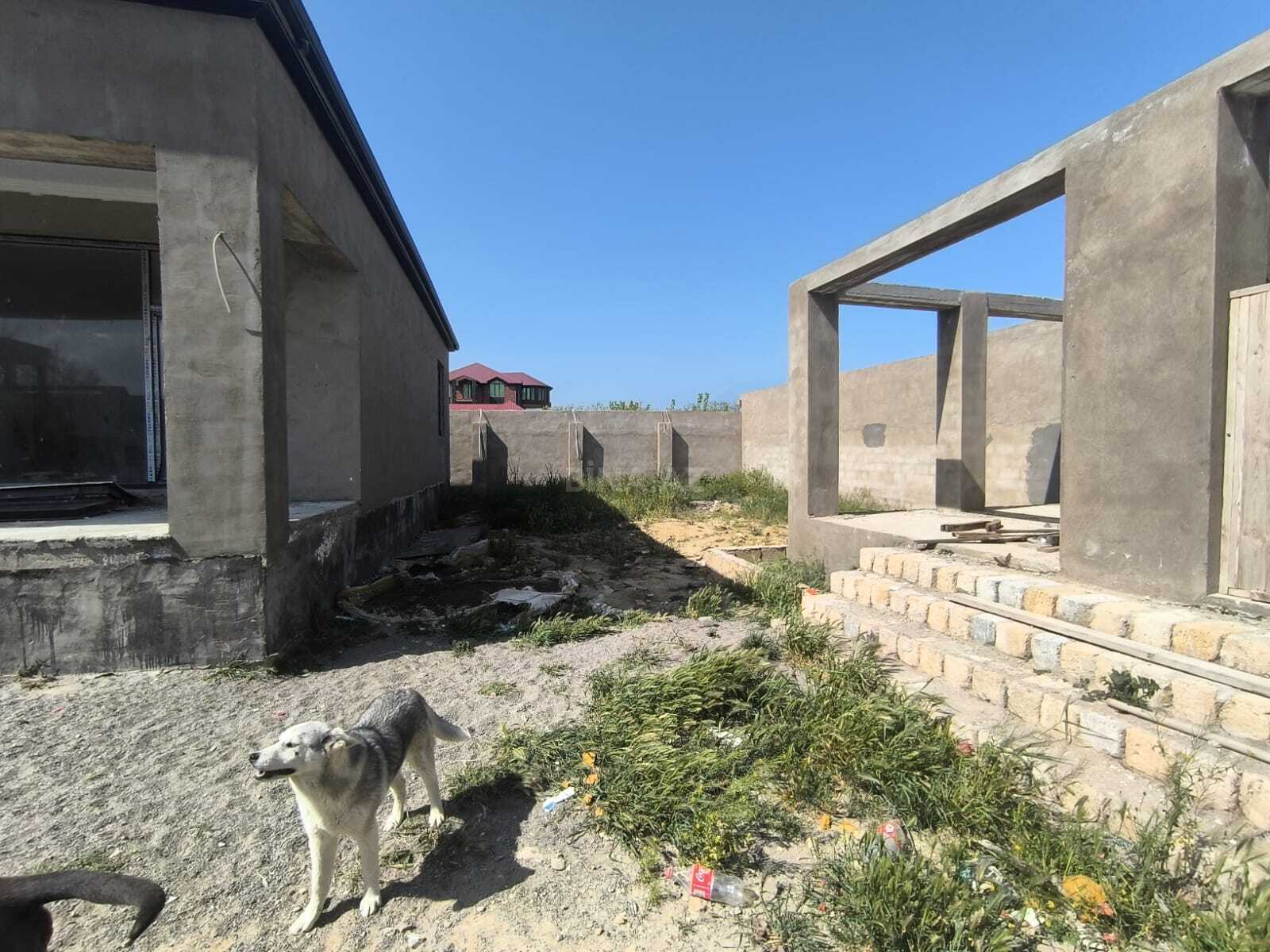 4 otaqlı həyət evi/bağ evi - Novxanı q. - 300 m² (23)