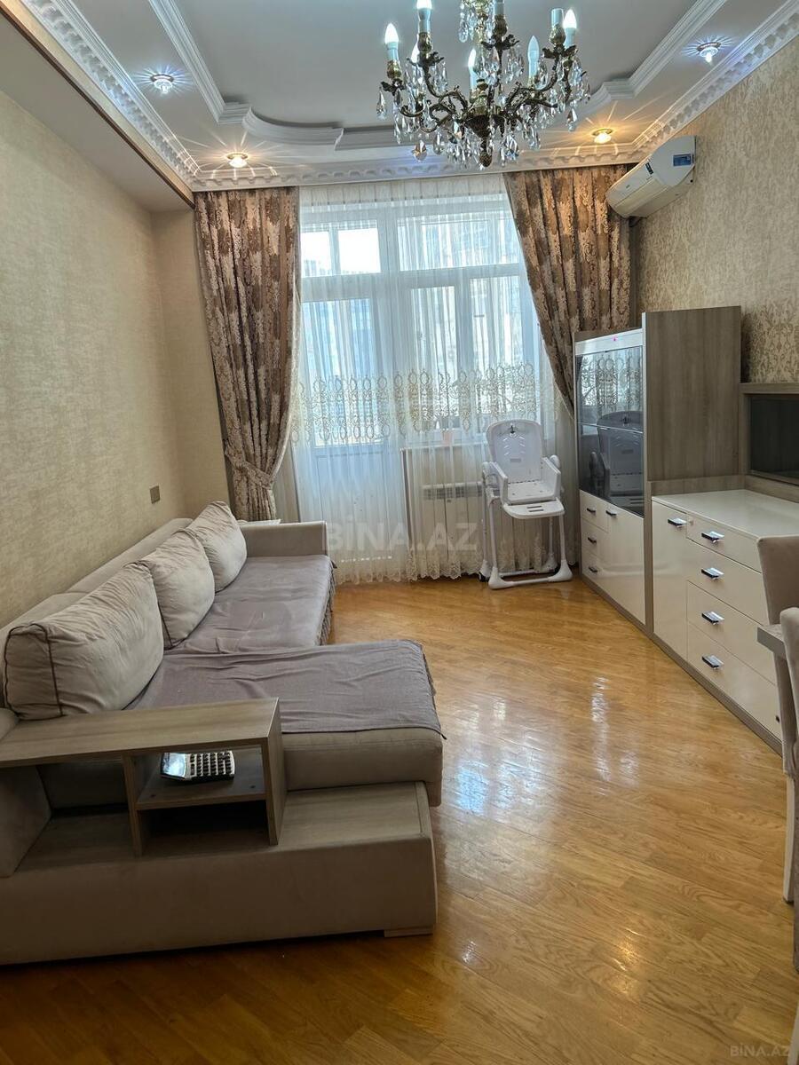 2-комн. вторичка - м. Нефтчиляр - 70 м² (1)
