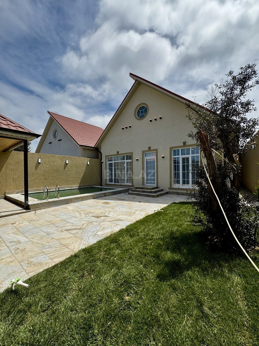 4 otaqlı həyət evi/bağ evi - Şüvəlan q. - 130 m² (1)