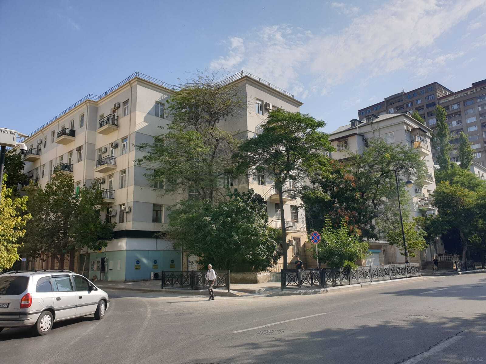 3 otaqlı köhnə tikili - 28 May m. - 85 m² (1)