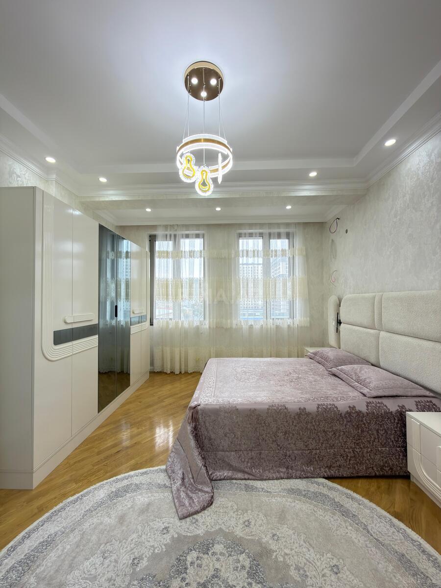 3-комн. новостройка - м. 28 мая - 110 м² (25)