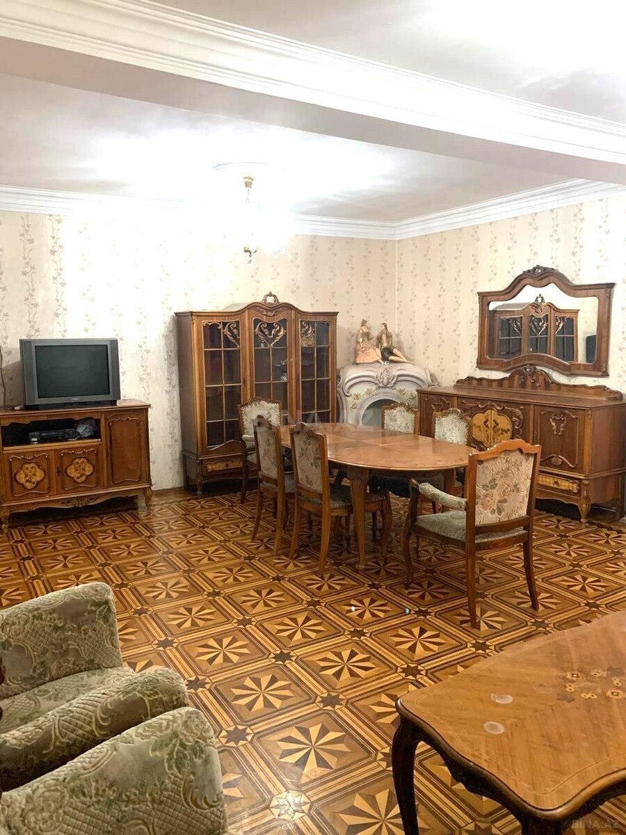 4 otaqlı köhnə tikili - Azadlıq Prospekti m. - 150 m² (1)