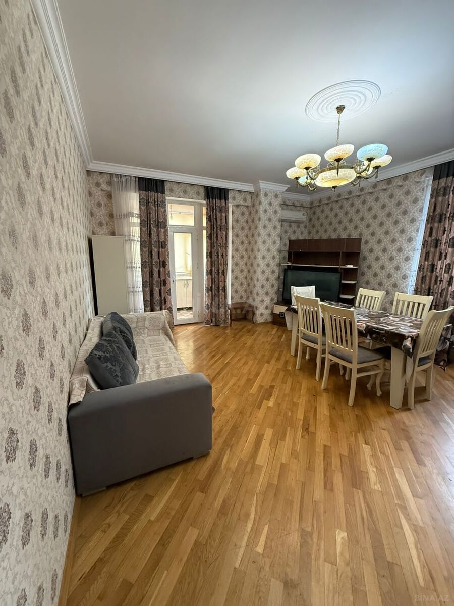 3-комн. новостройка - м. 8 ноября - 95 м² (1)