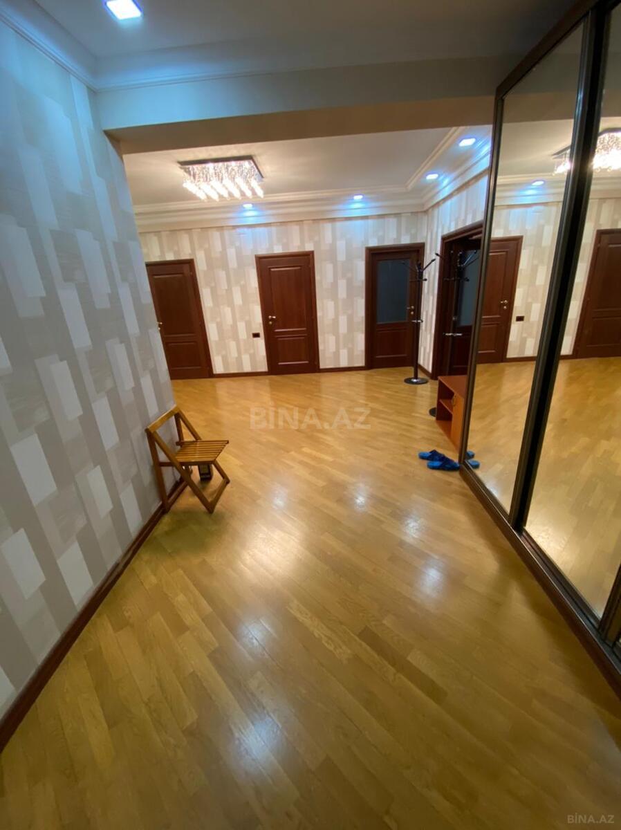 3-комн. новостройка - м. 28 мая - 180 м² (1)