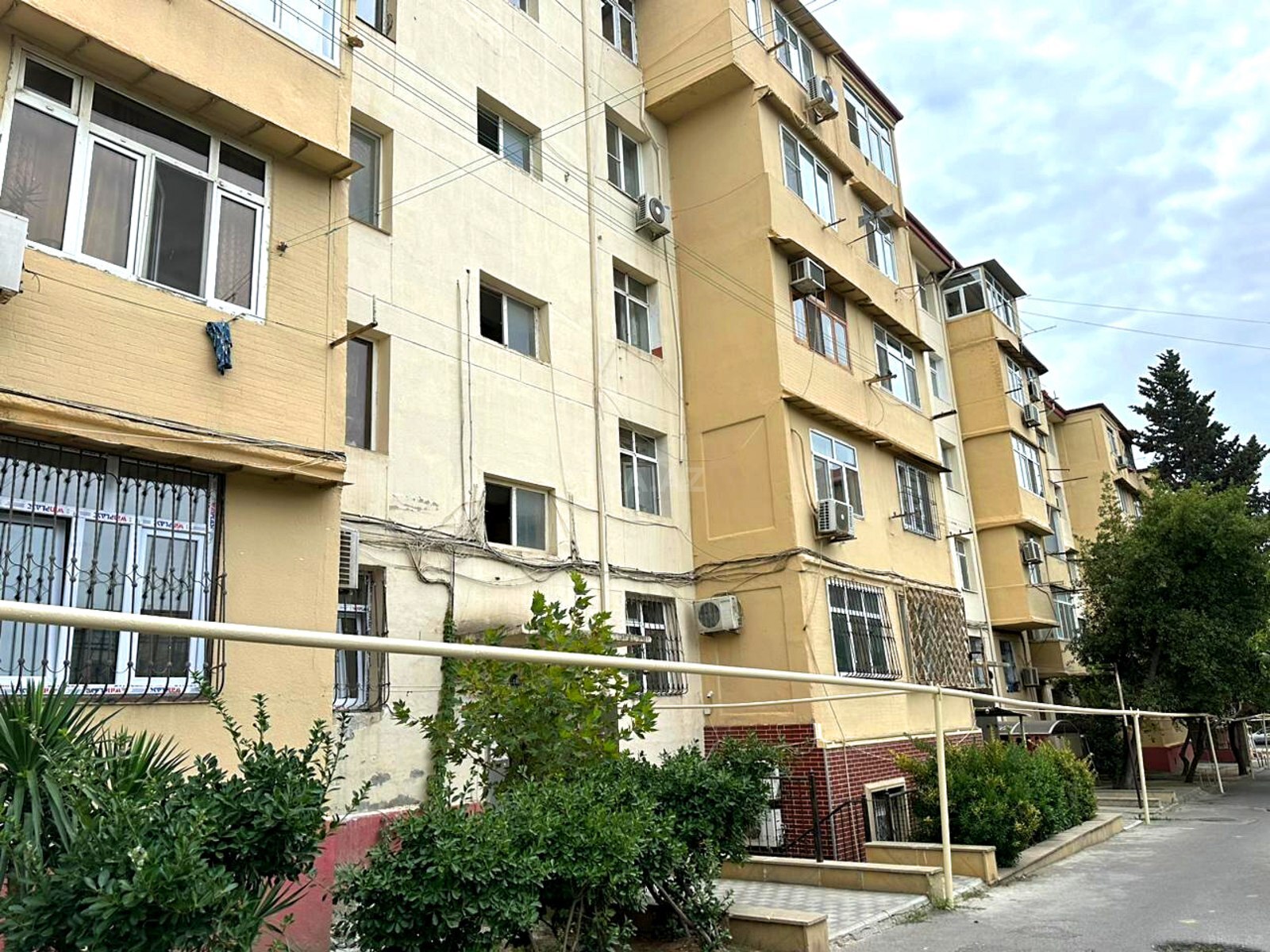 Obyekt - Neftçilər m. - 100 m² (2)
