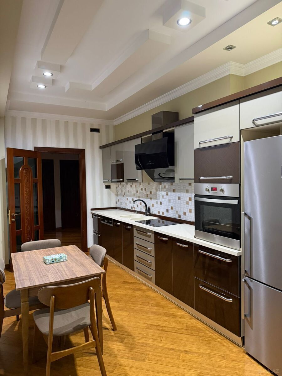 3-комн. новостройка - м. 28 мая - 160 м² (3)