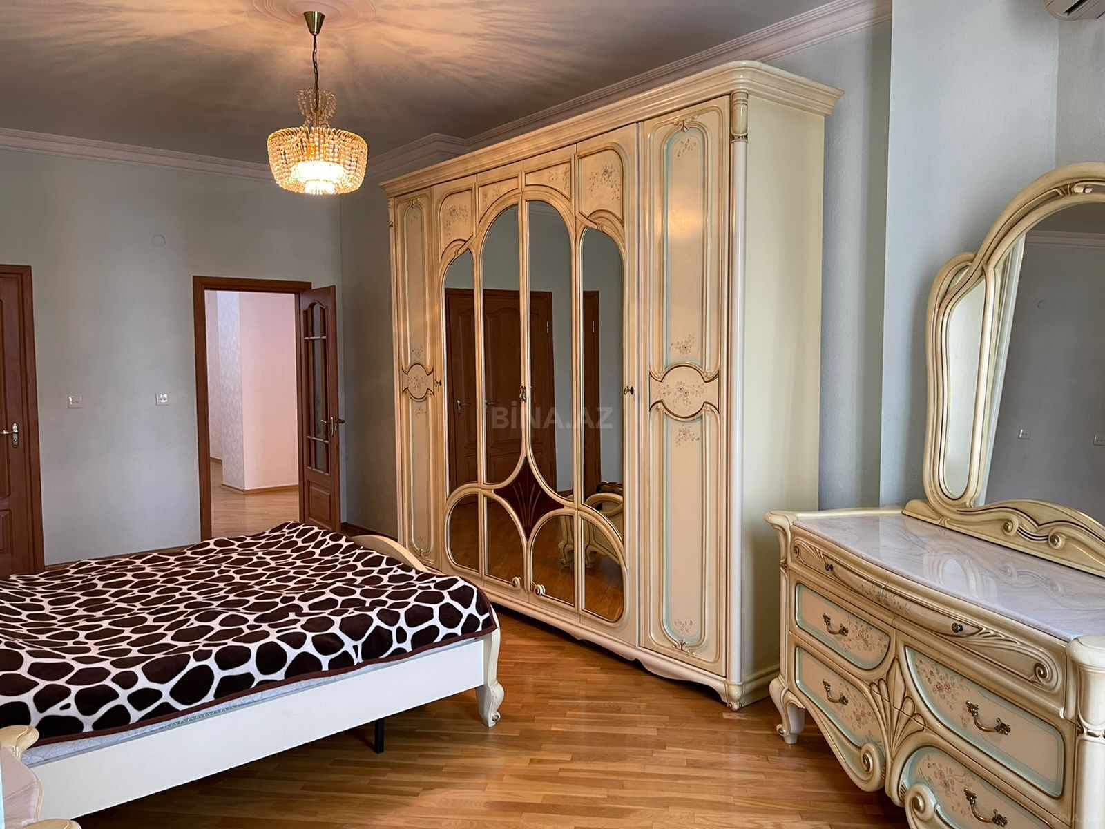 4-комн. вторичка - Насиминский  р. - 125 м² (25)