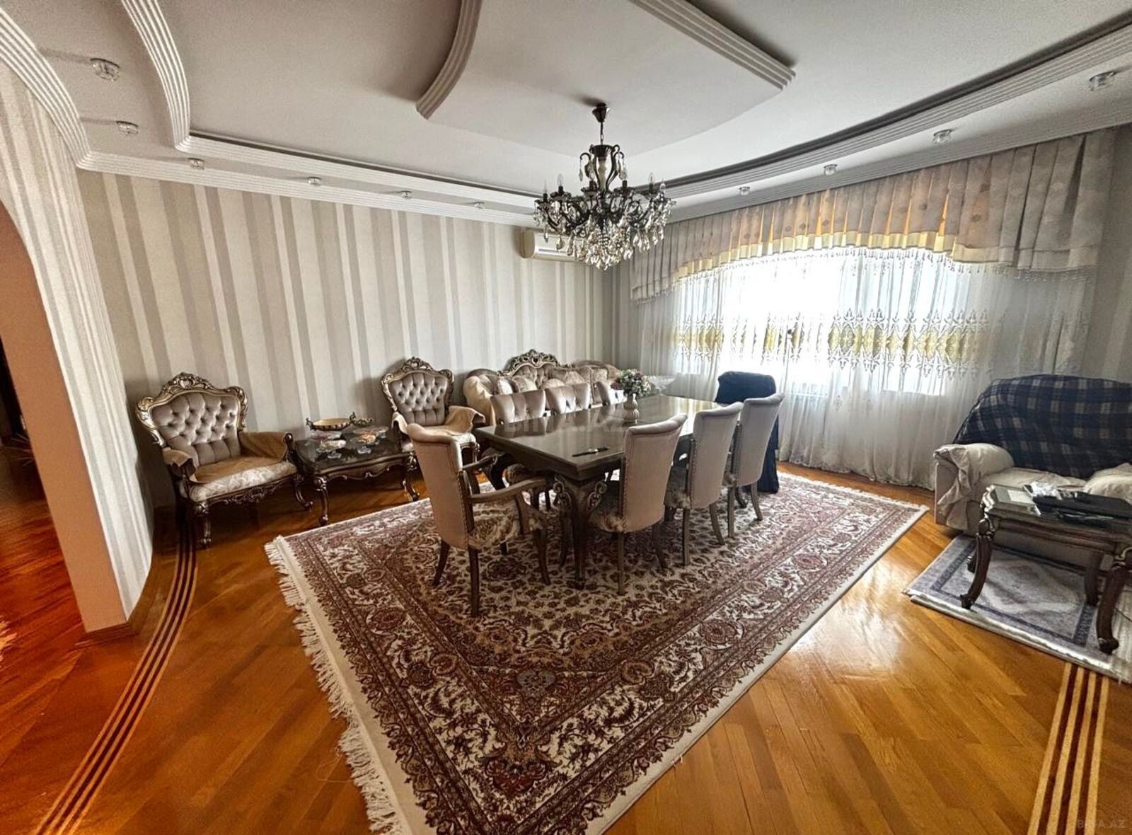 3-комн. новостройка - м. 8 ноября - 138 м² (1)