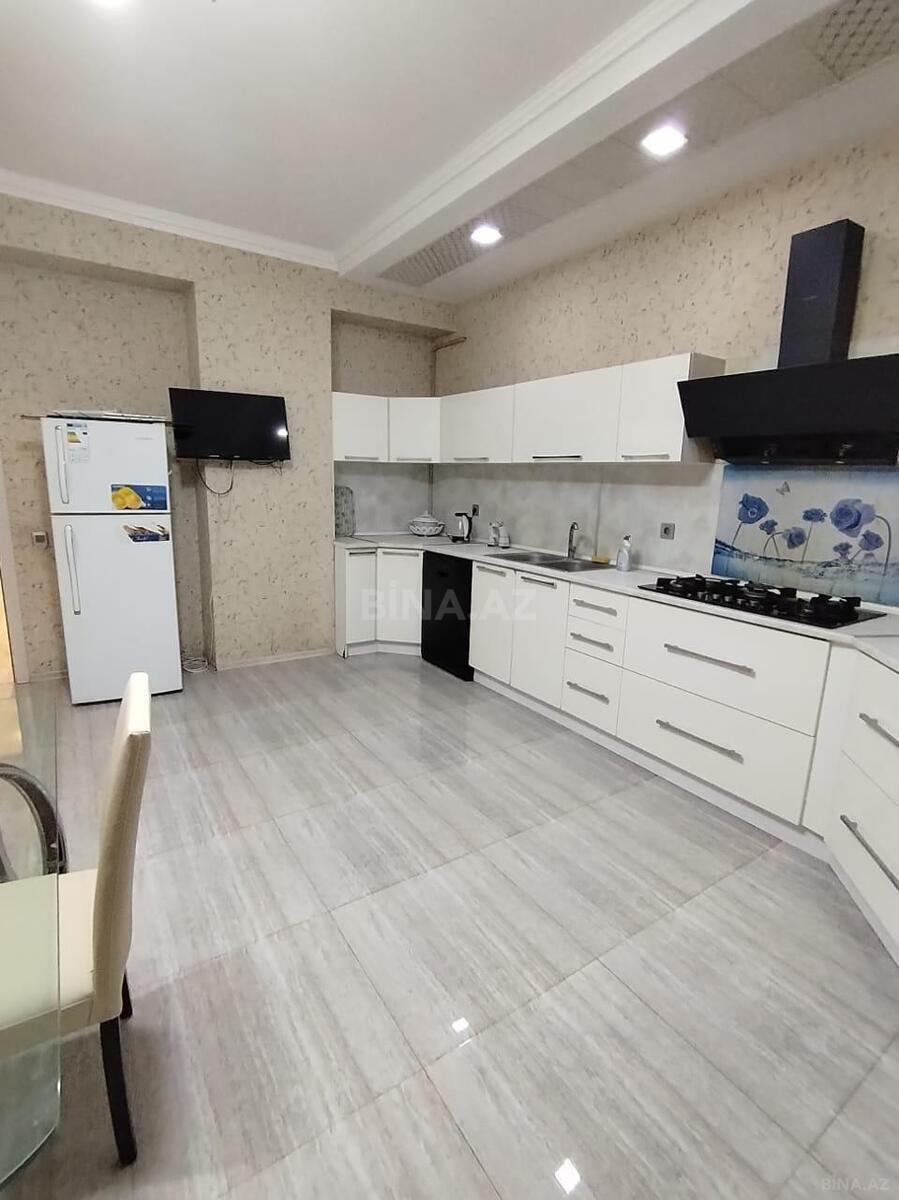 3-комн. новостройка - м. 8 ноября - 190 м² (1)