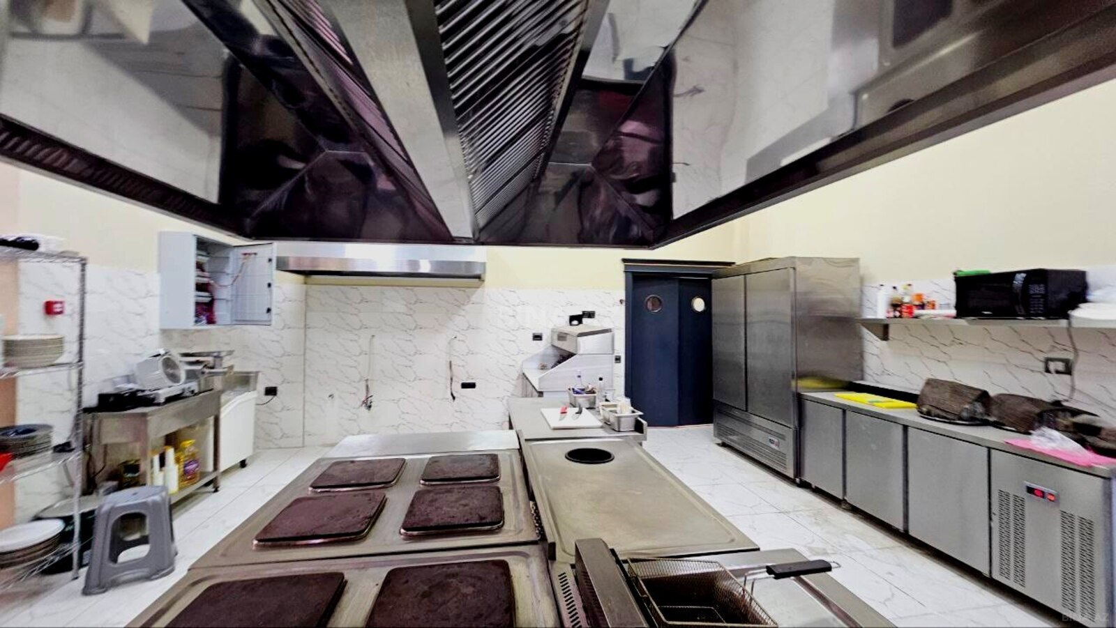 Obyekt - İnşaatçılar m. - 500 m² (5)