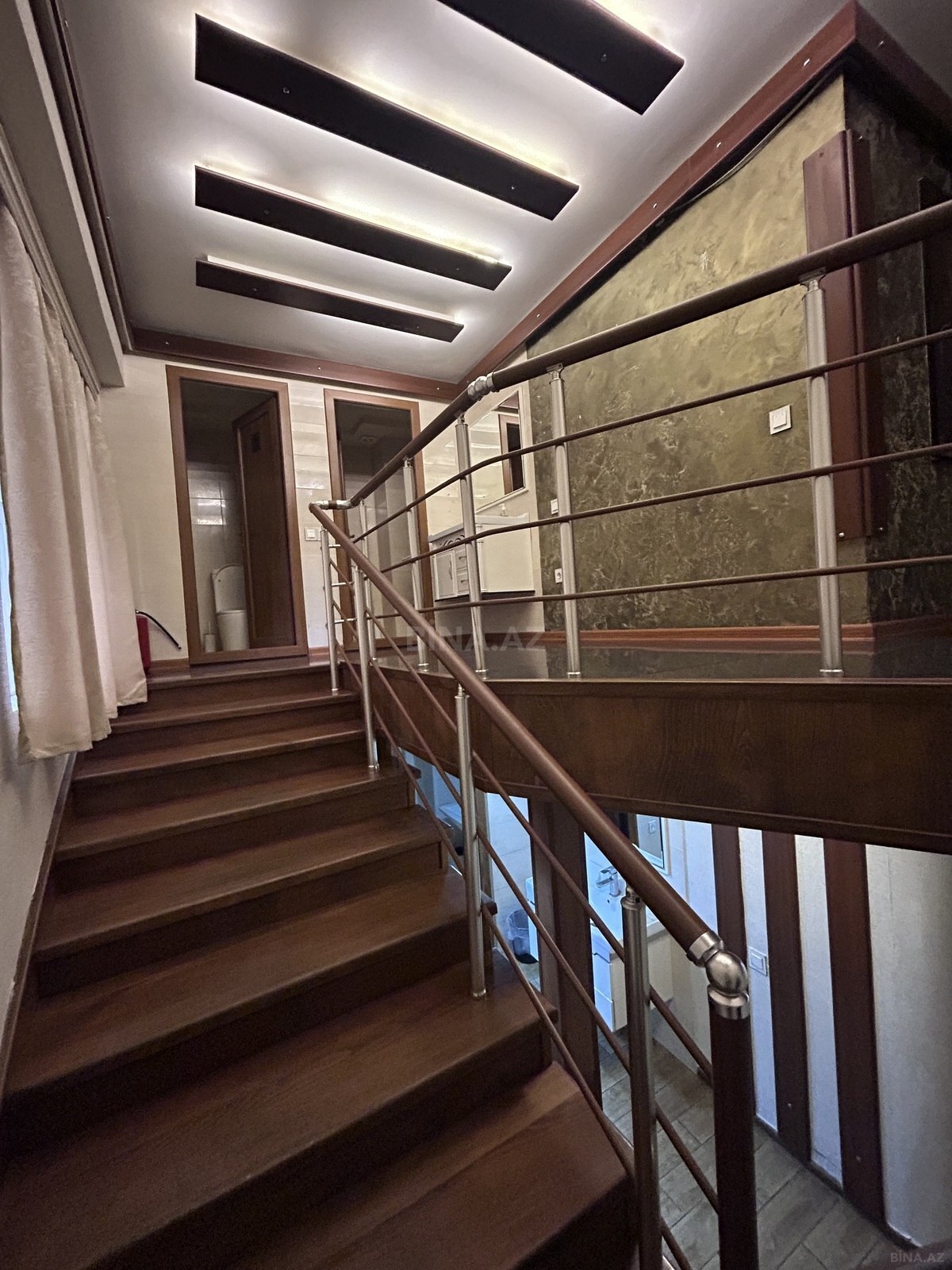 Obyekt - İnşaatçılar m. - 230 m² (12)