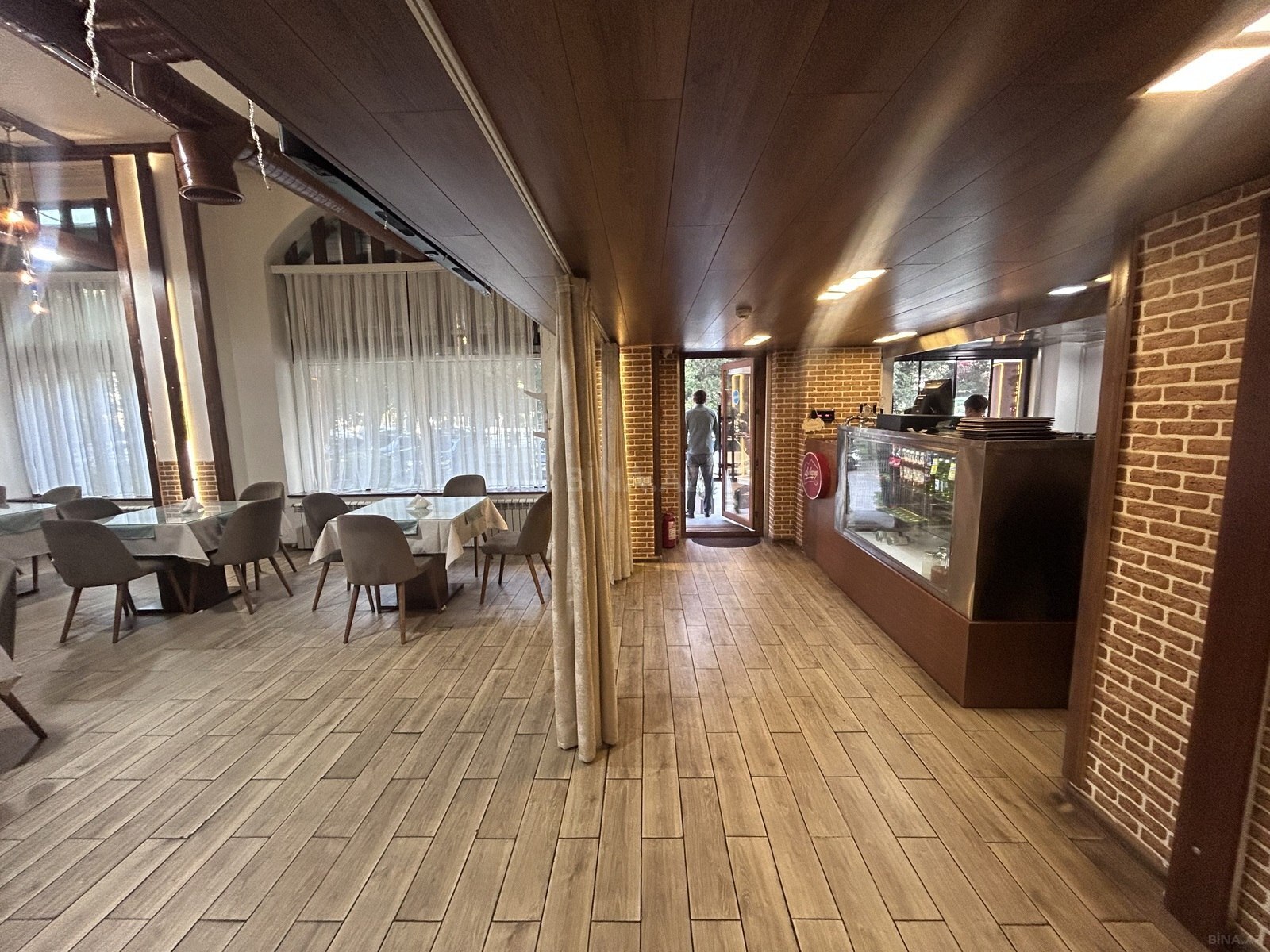 Obyekt - İnşaatçılar m. - 230 m² (2)