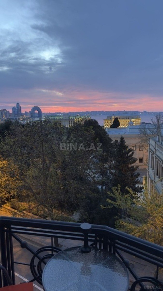 3 otaqlı köhnə tikili - İçəri Şəhər m. - 70 m² (1)
