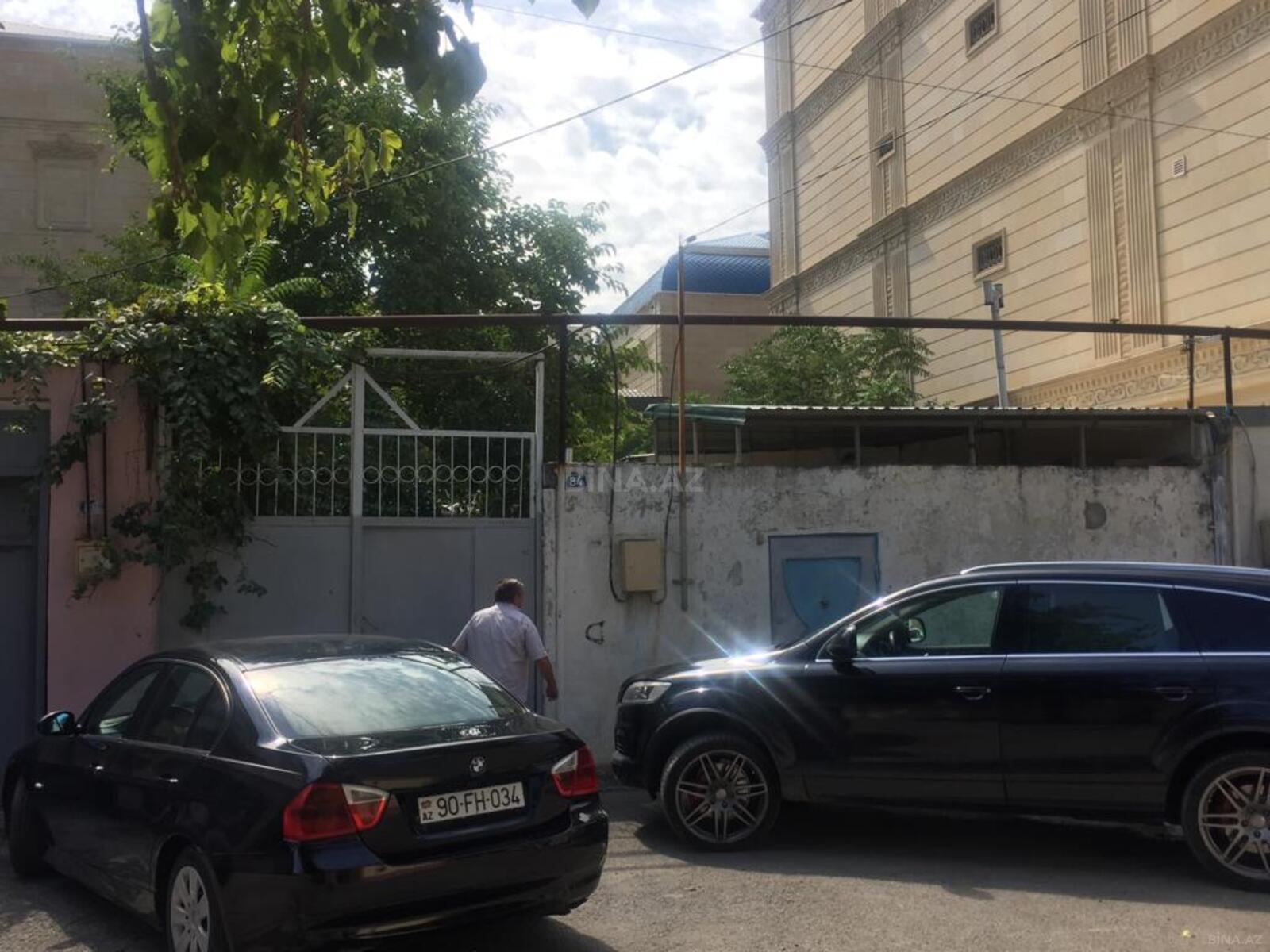 Torpaq satılır, Bakı