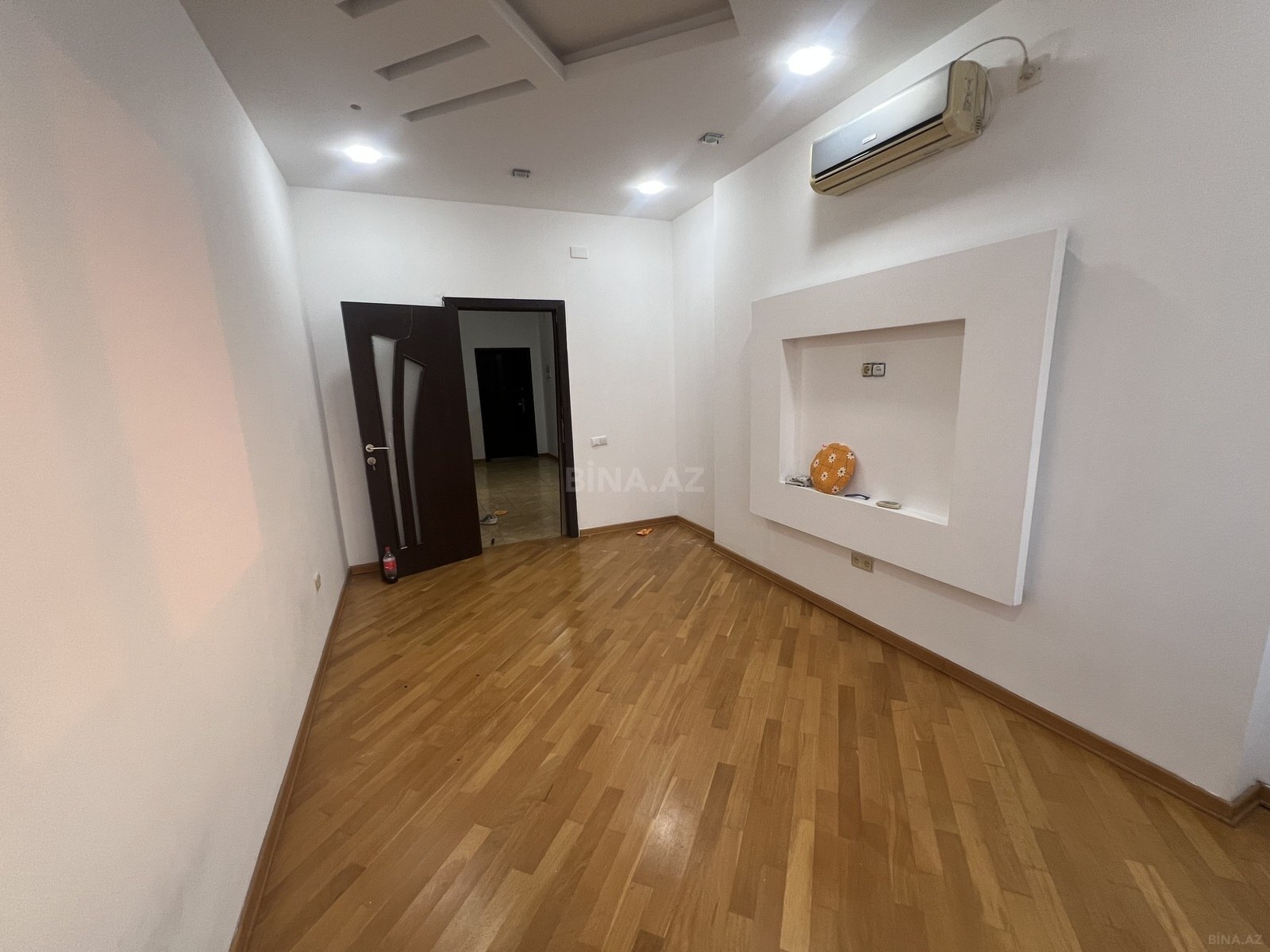 3 otaqlı Yeni tikili, Şah İsmayıl Xətai m., Bakı