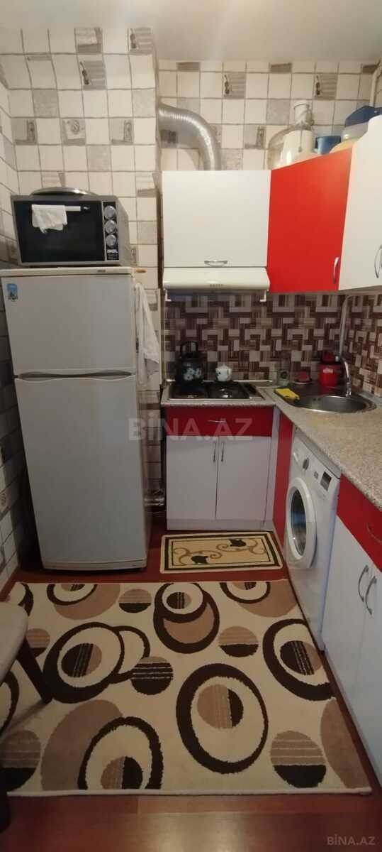 3 otaqlı Köhnə tikili, Neftçilər m., Bakı