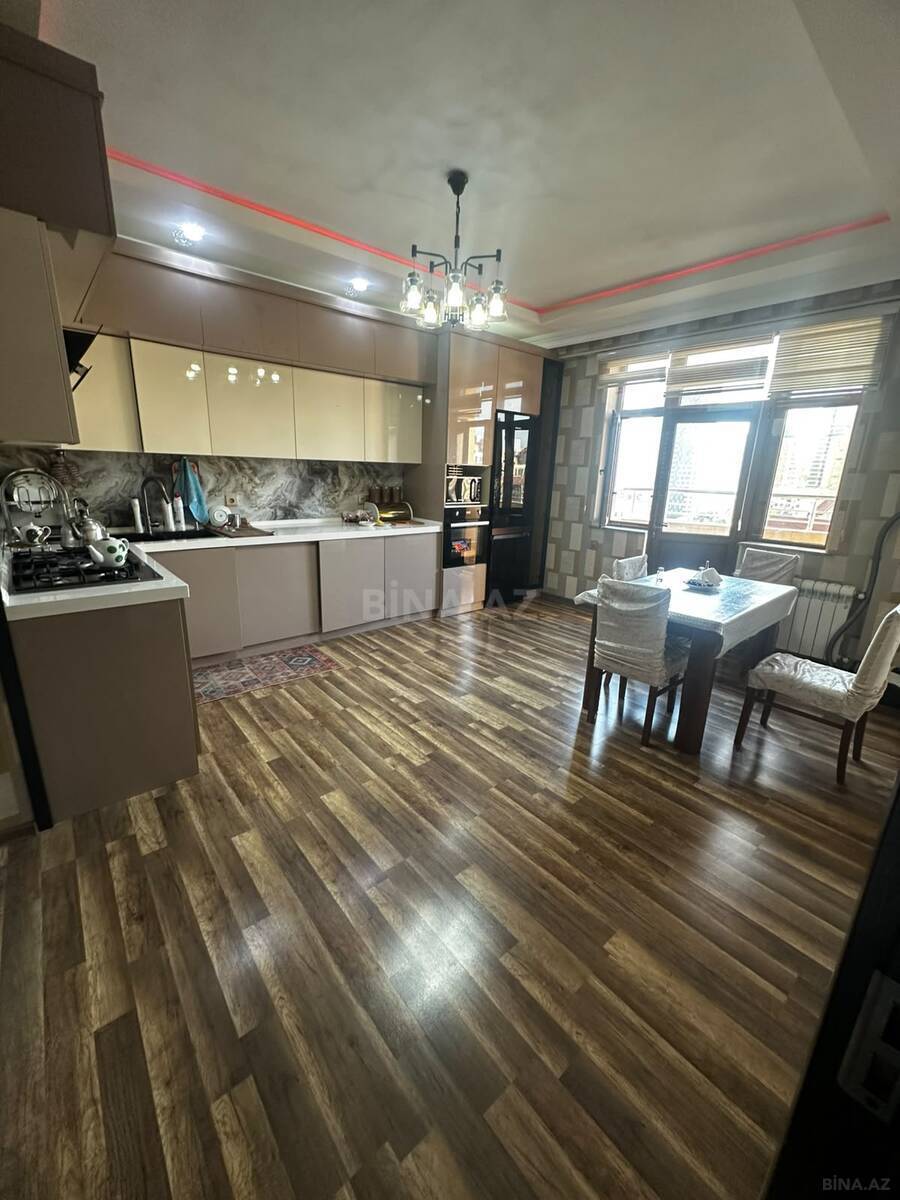 3 otaqlı Yeni tikili, Şah İsmayıl Xətai m., Bakı