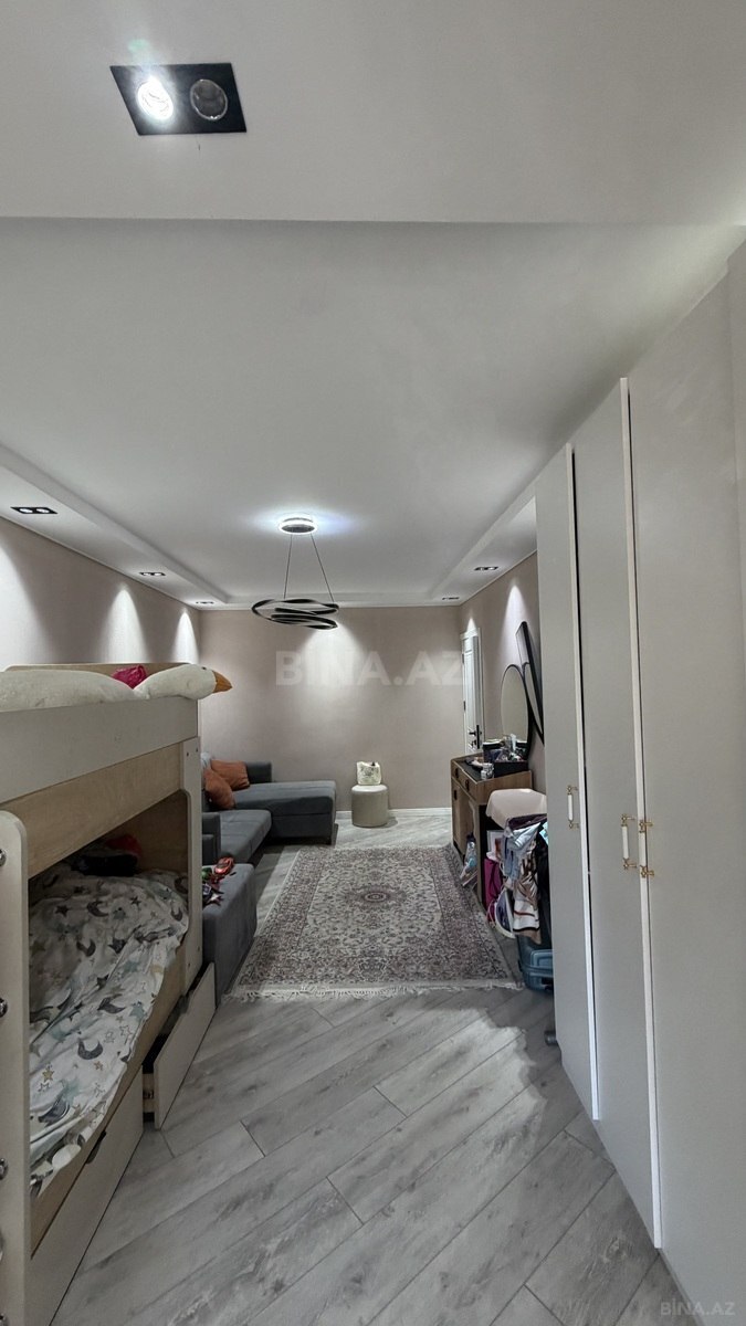 5 otaqlı Köhnə tikili, Bakıxanov q., Bakı