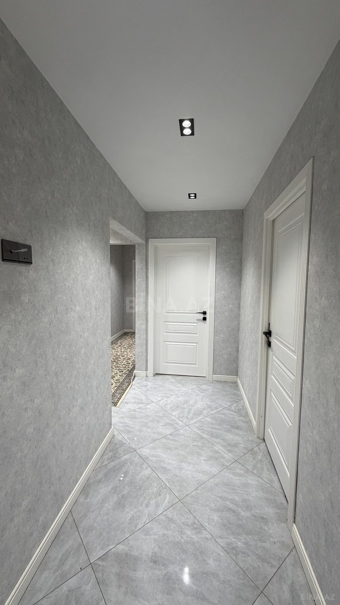 5 otaqlı Köhnə tikili, Bakıxanov q., Bakı