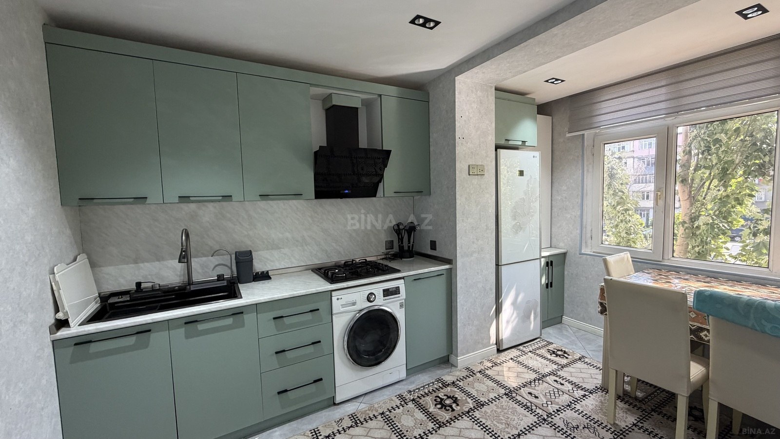 5 otaqlı Köhnə tikili, Bakıxanov q., Bakı
