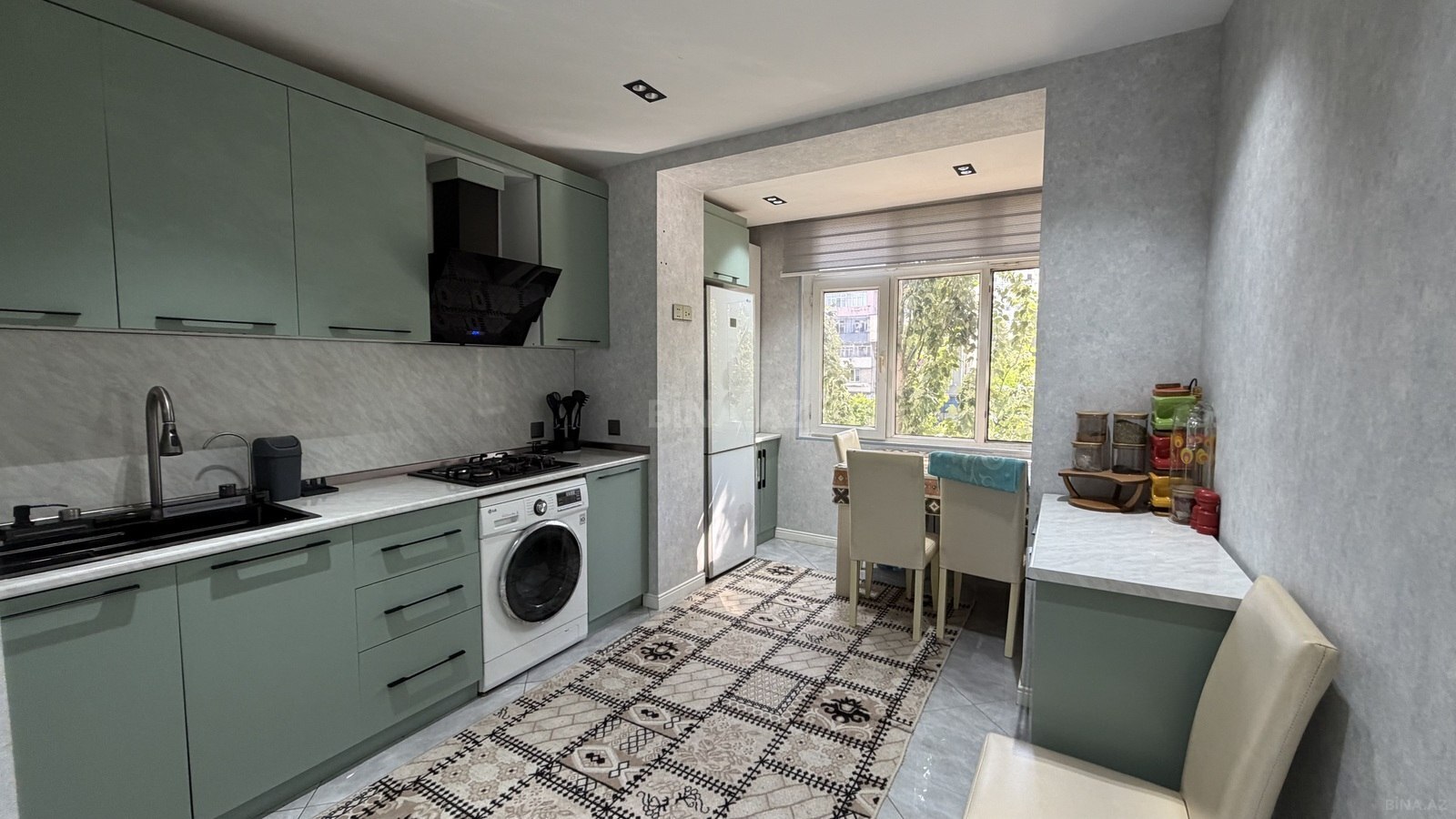 5 otaqlı Köhnə tikili, Bakıxanov q., Bakı