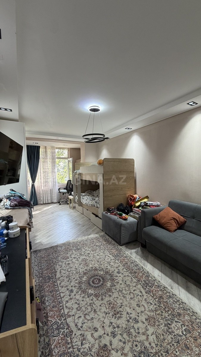 5 otaqlı Köhnə tikili, Bakıxanov q., Bakı
