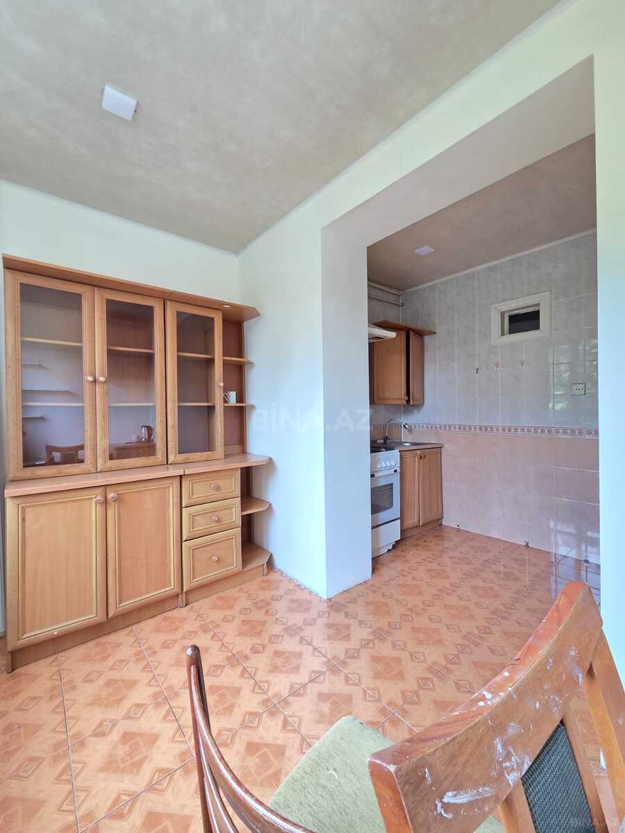 3 otaqlı Köhnə tikili, Elmlər Akademiyası m., Bakı
