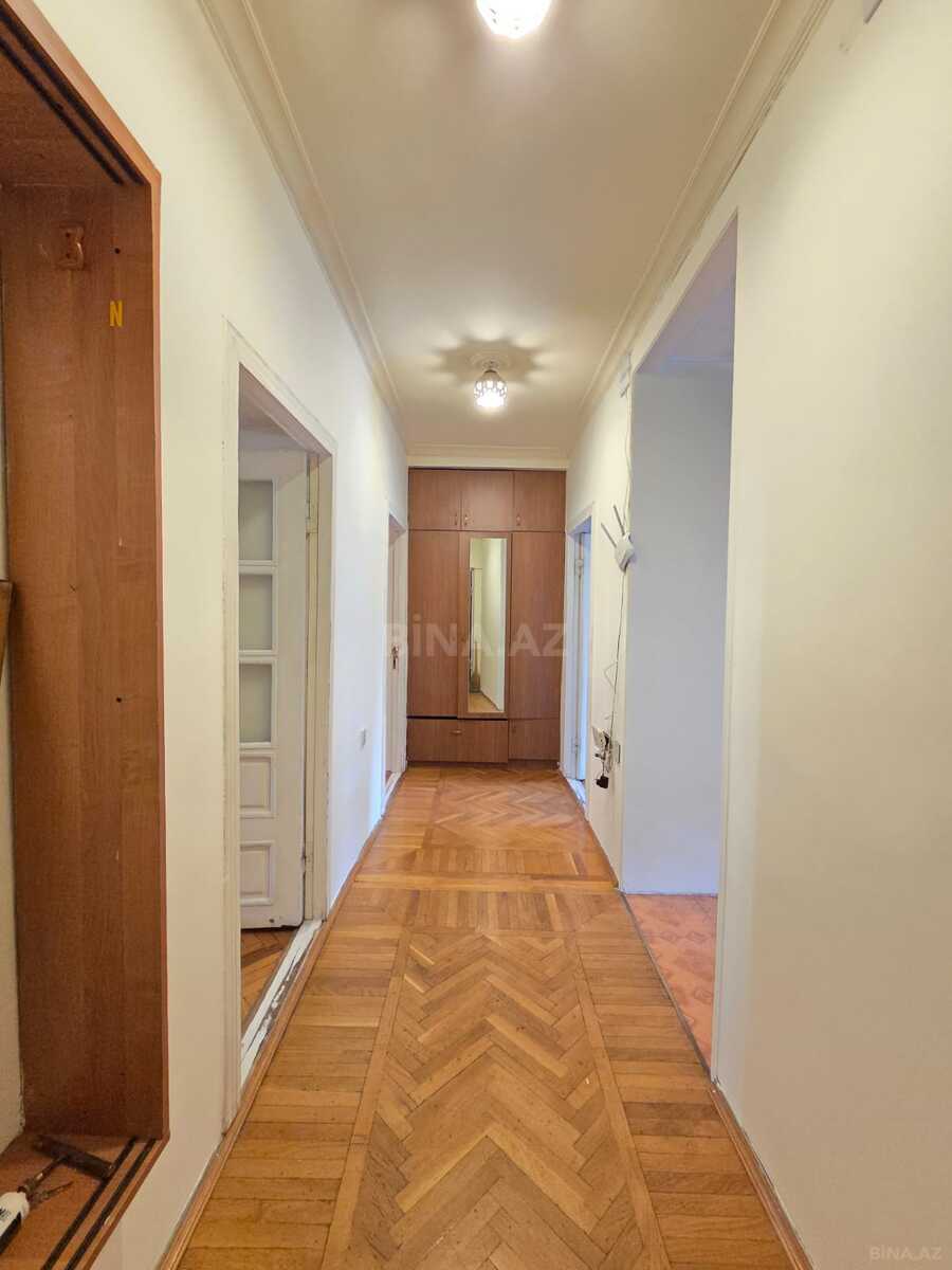 3 otaqlı Köhnə tikili, Elmlər Akademiyası m., Bakı