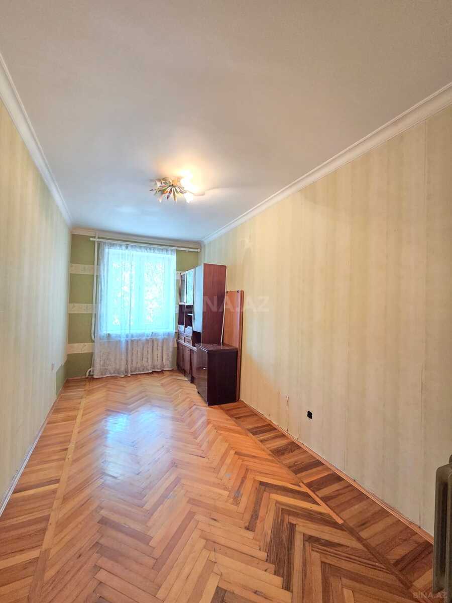 3 otaqlı Köhnə tikili, Elmlər Akademiyası m., Bakı