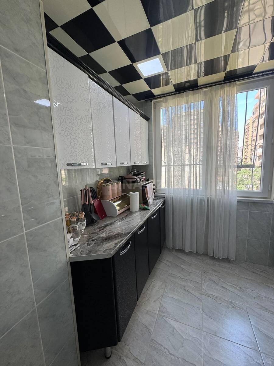 3 otaqlı Köhnə tikili, 28 May m., Bakı