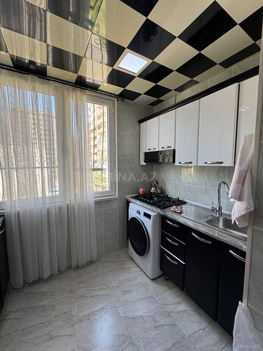 3 otaqlı Köhnə tikili, 28 May m., Bakı